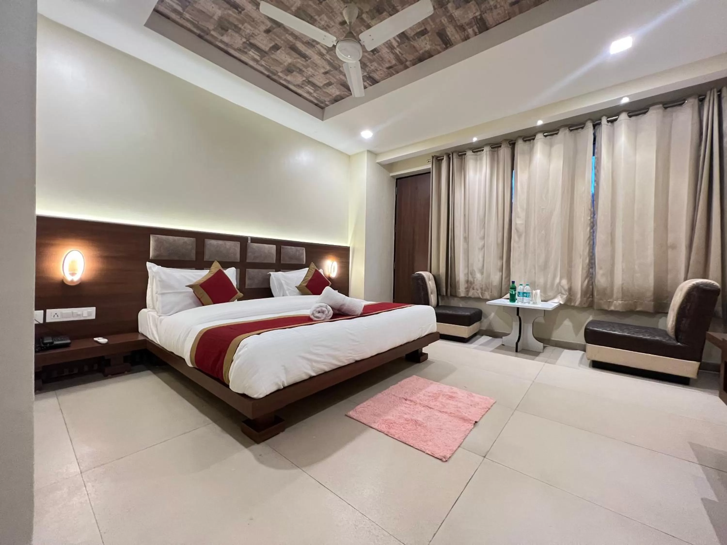 Bed in Hotel White Orchid Dalhausie