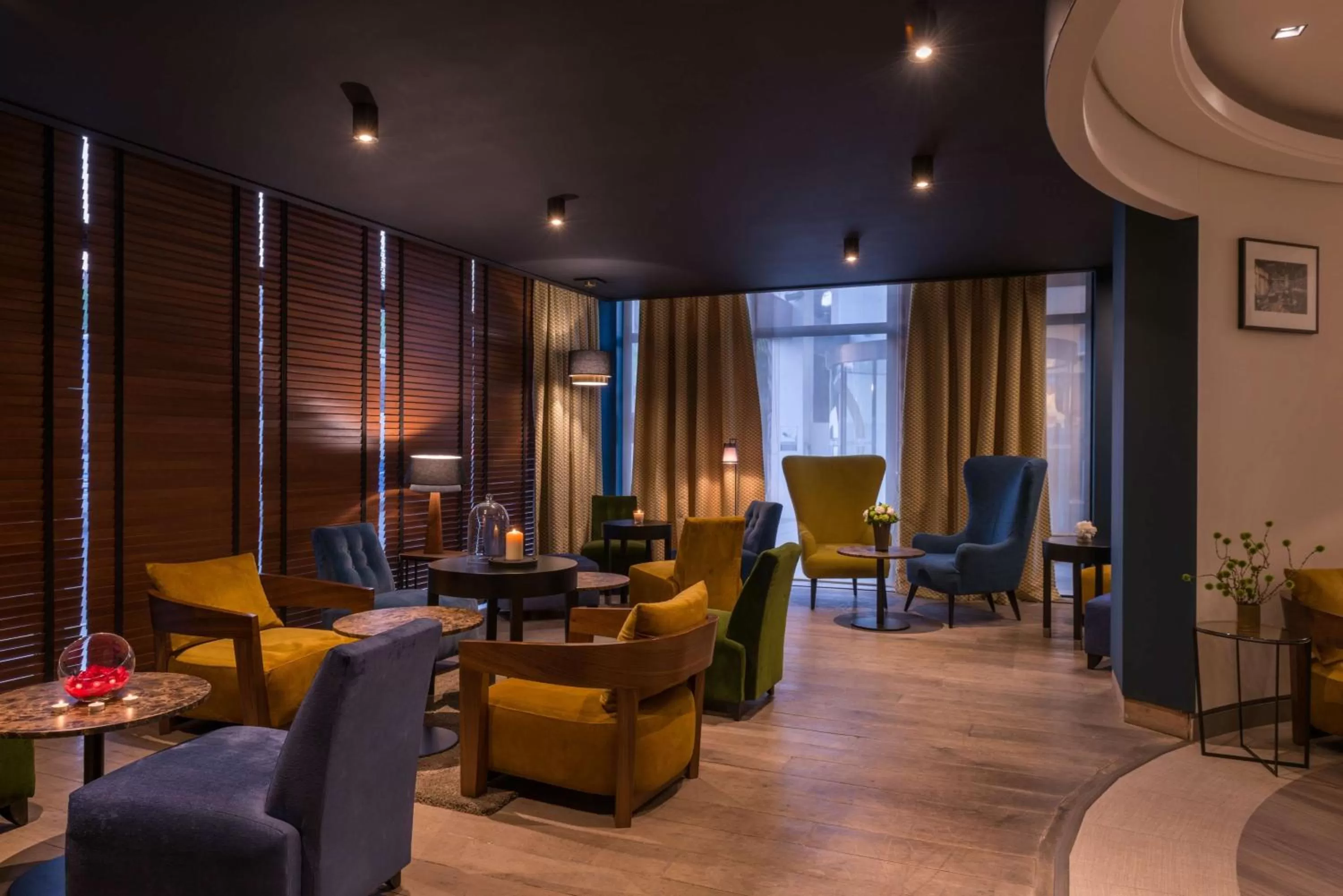 Lounge or bar in Best Western Hotel le Galice Aix-en-Provence