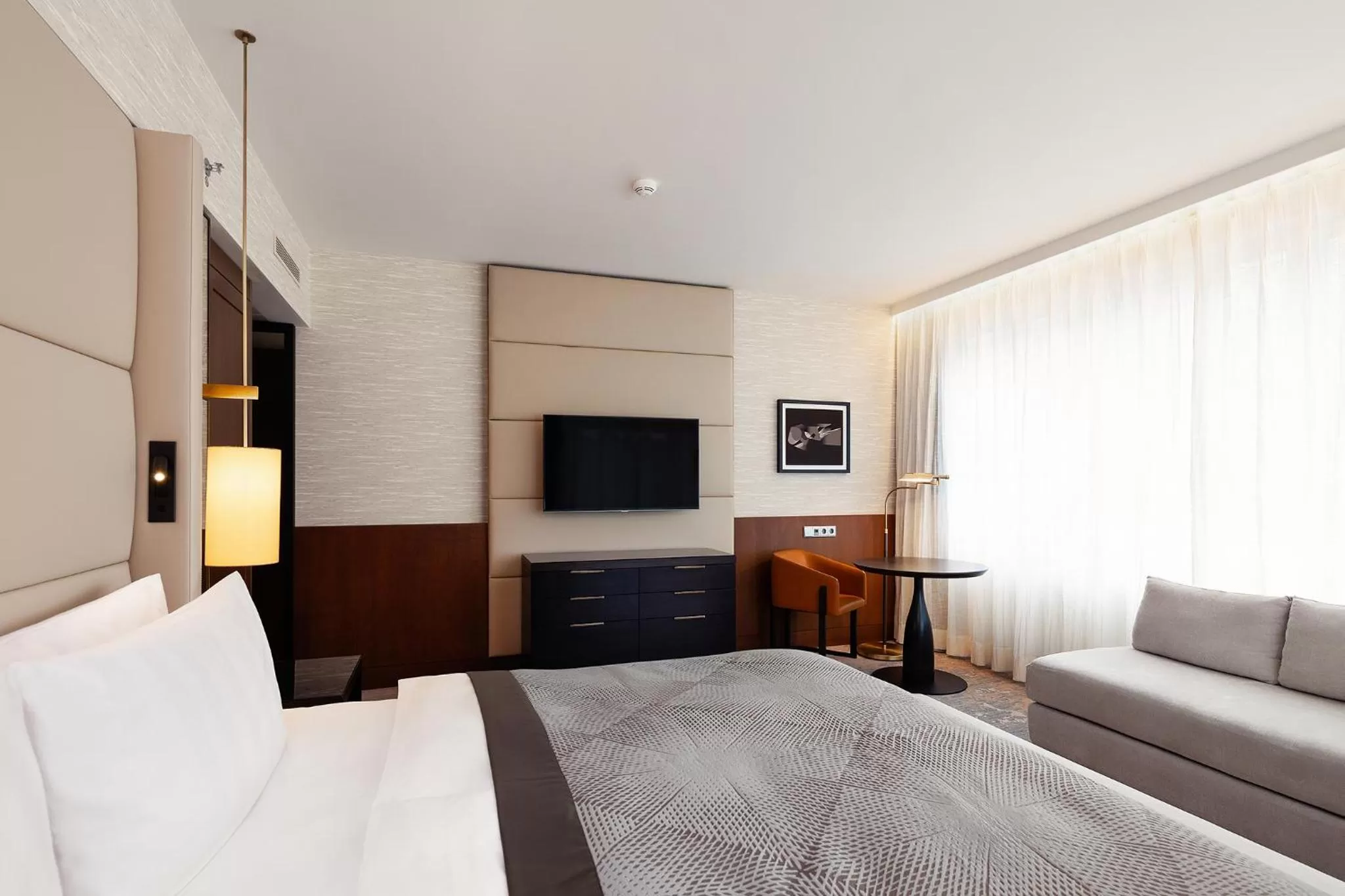 Staff, Bed in InterContinental Berlin by IHG