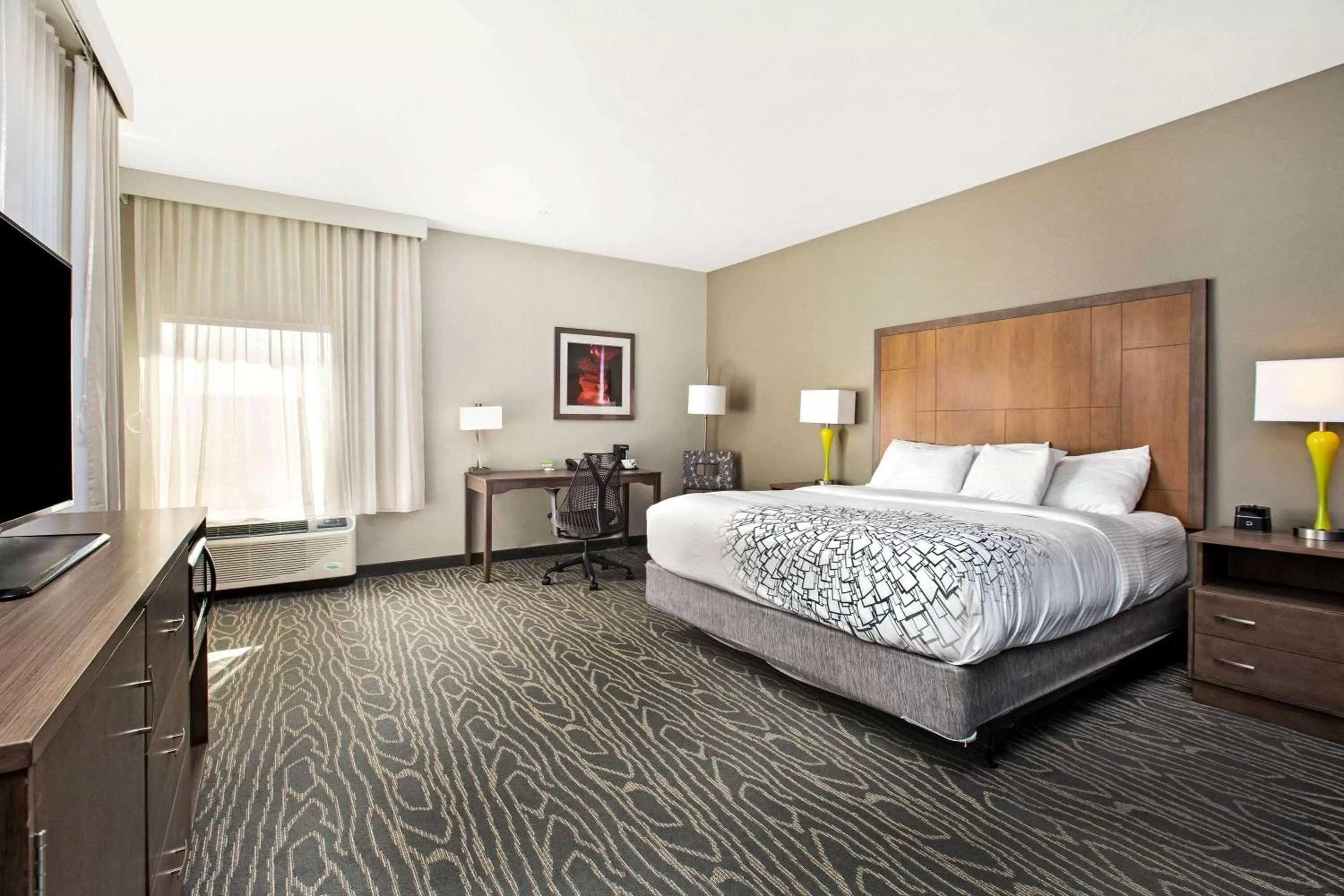 Photo of the whole room, Bed in La Quinta by Wyndham Page at Lake Powell