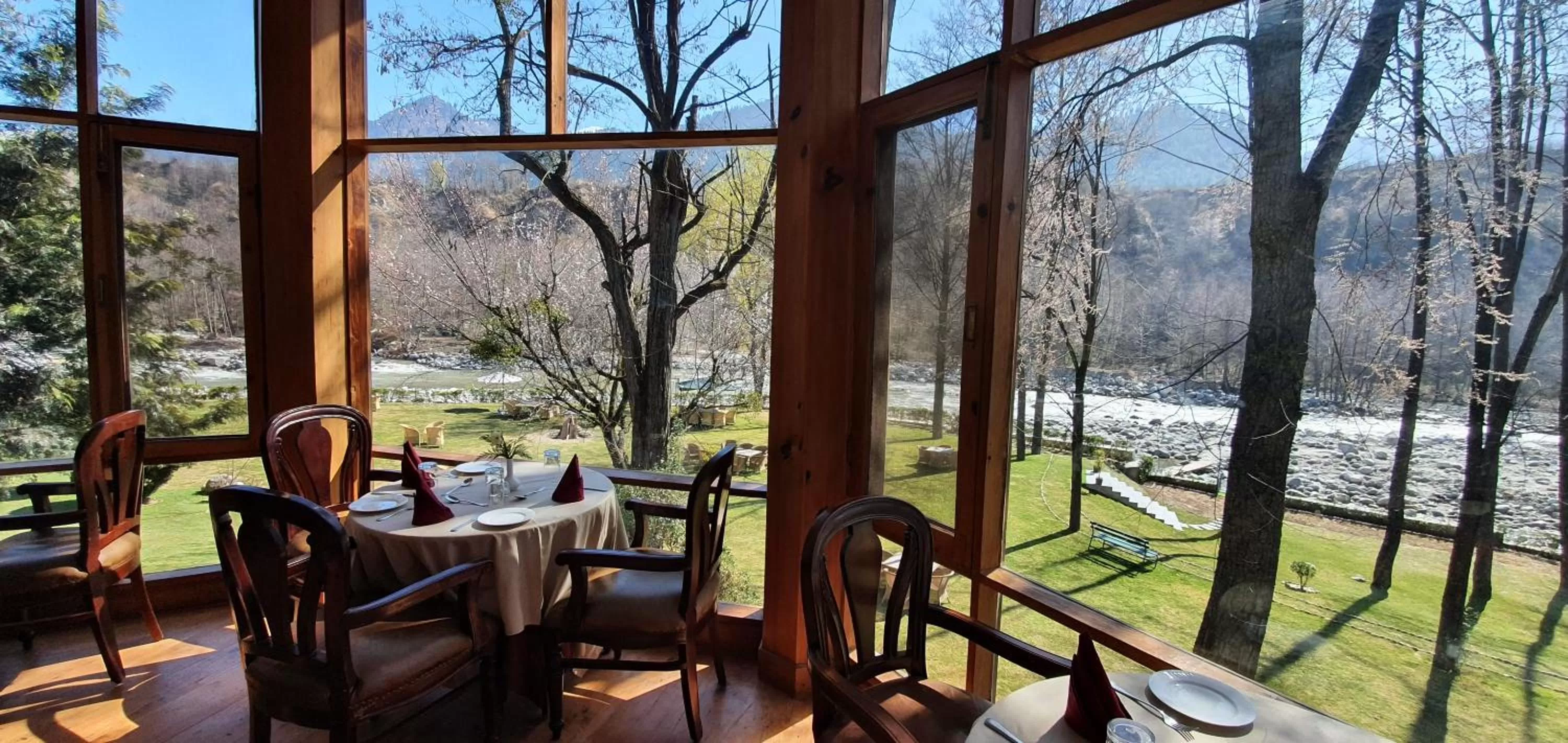 Restaurant/places to eat in Span Resort and Spa, Manali