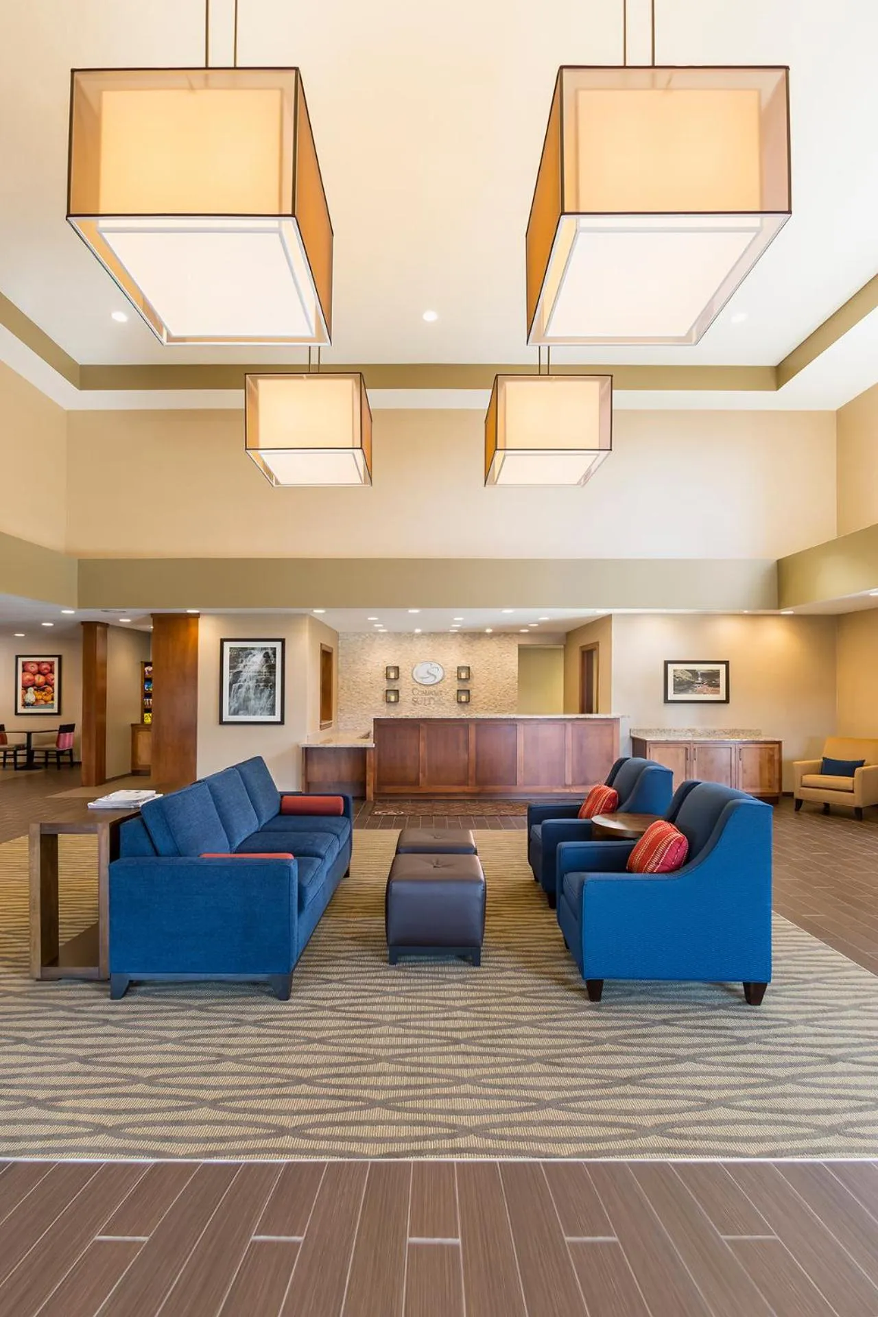 Lobby or reception in Comfort Suites Hartville-North Canton