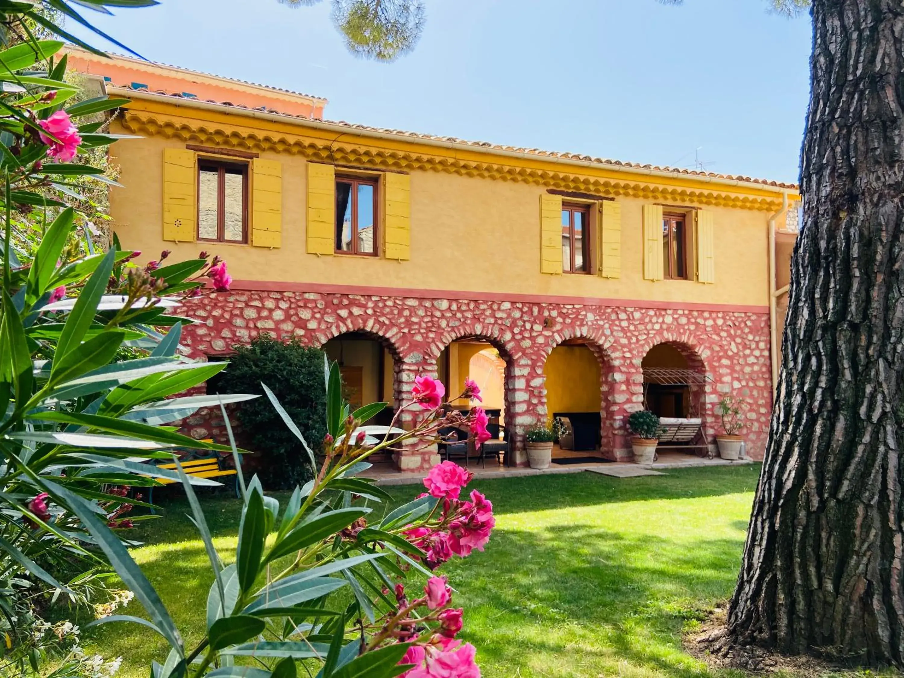 Les Arcades Le Lion D'or Les Arcades Le Lion D'or