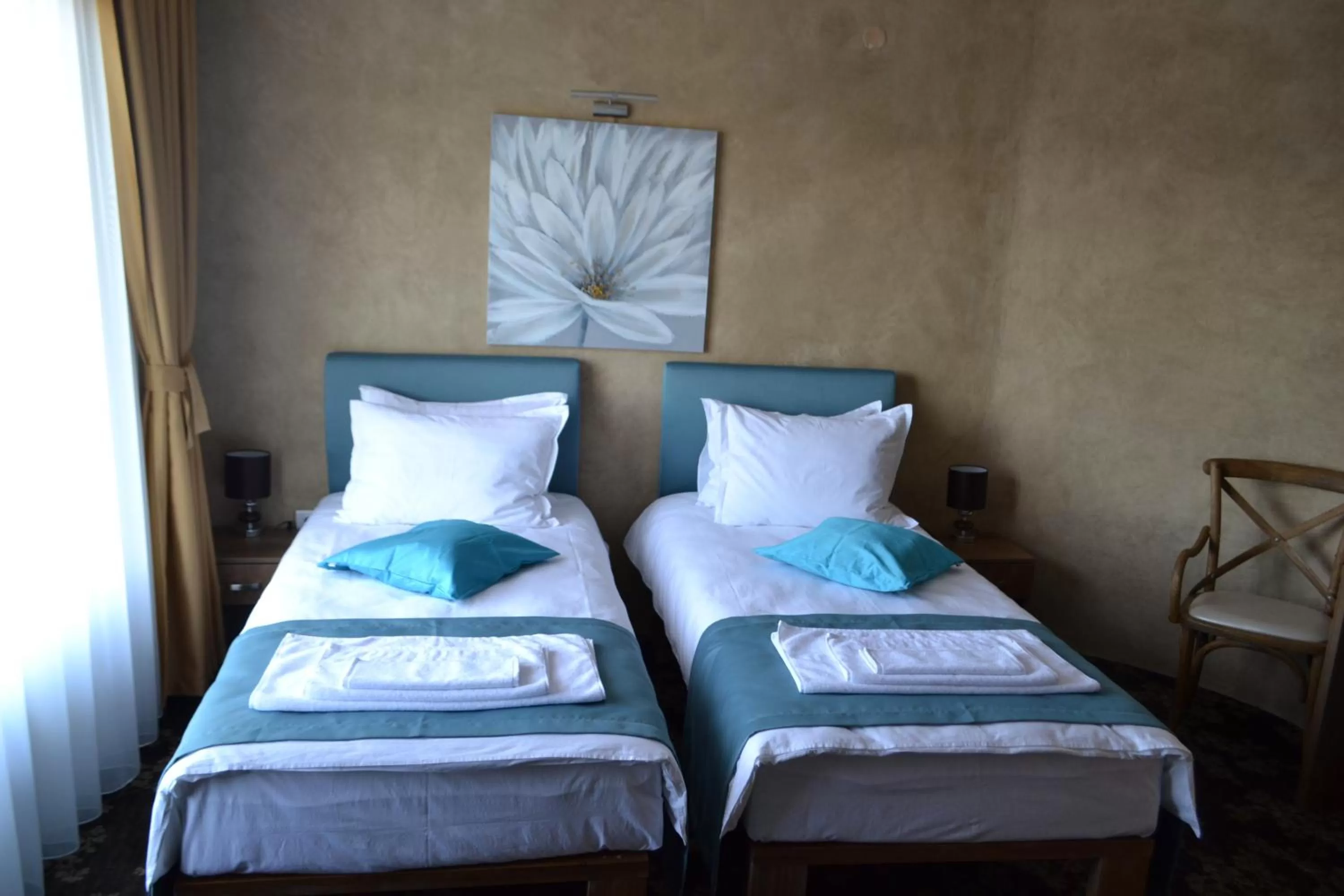 Bed in Garni Hotel Chicha - Winery ŠKRBIĆ