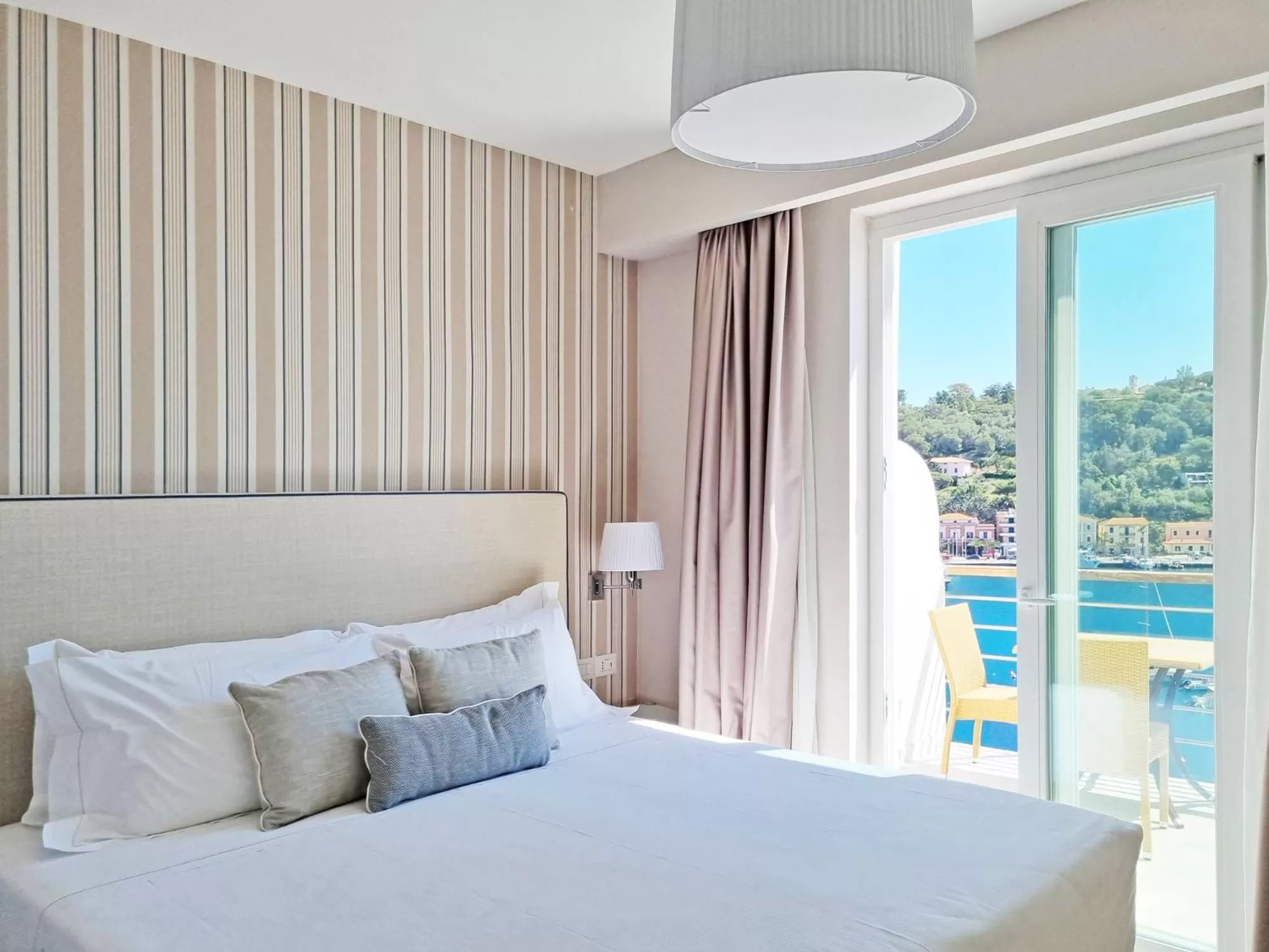 Photo of the whole room, Bed in Hotel Plaza