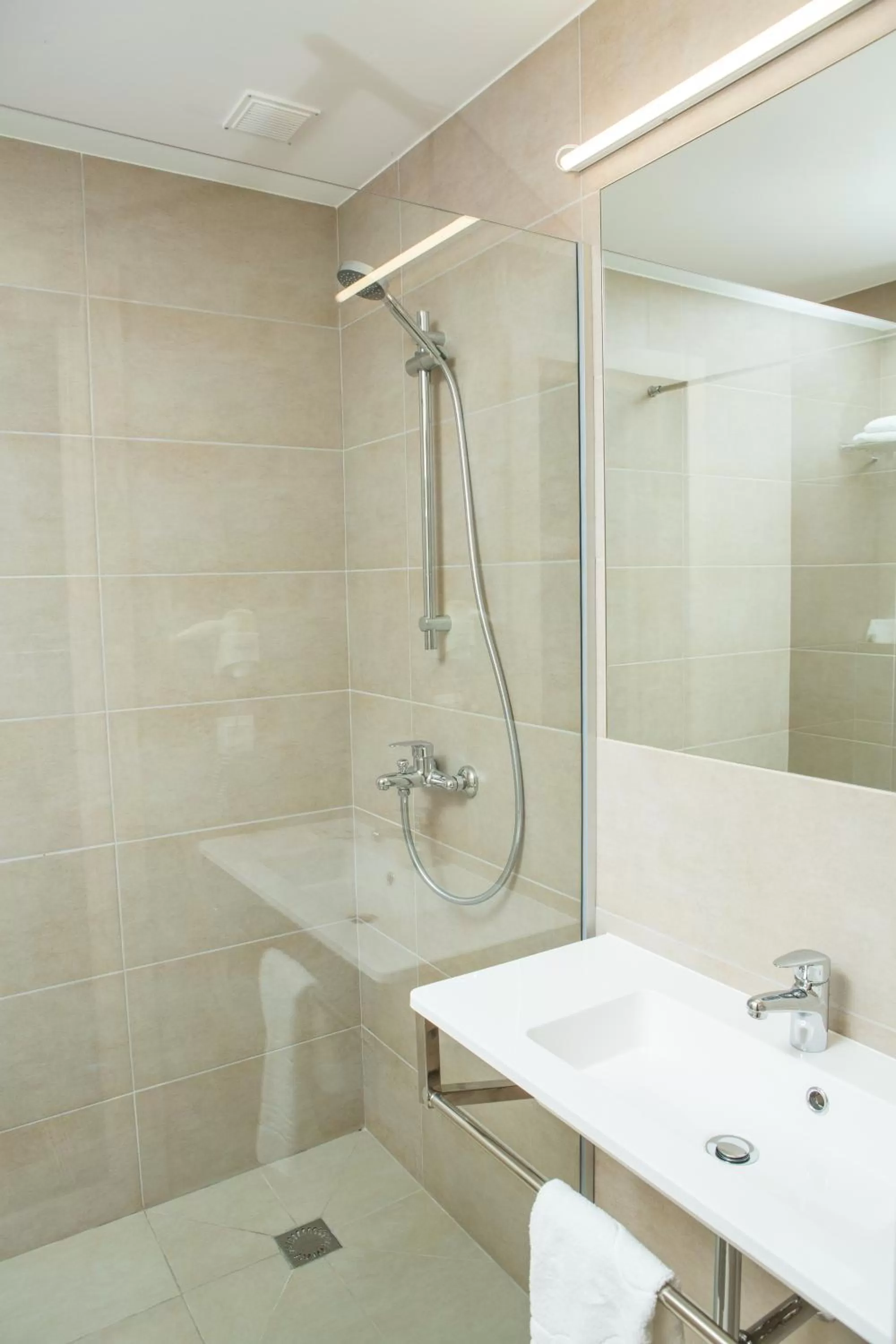 Shower in Ukraina Hotel