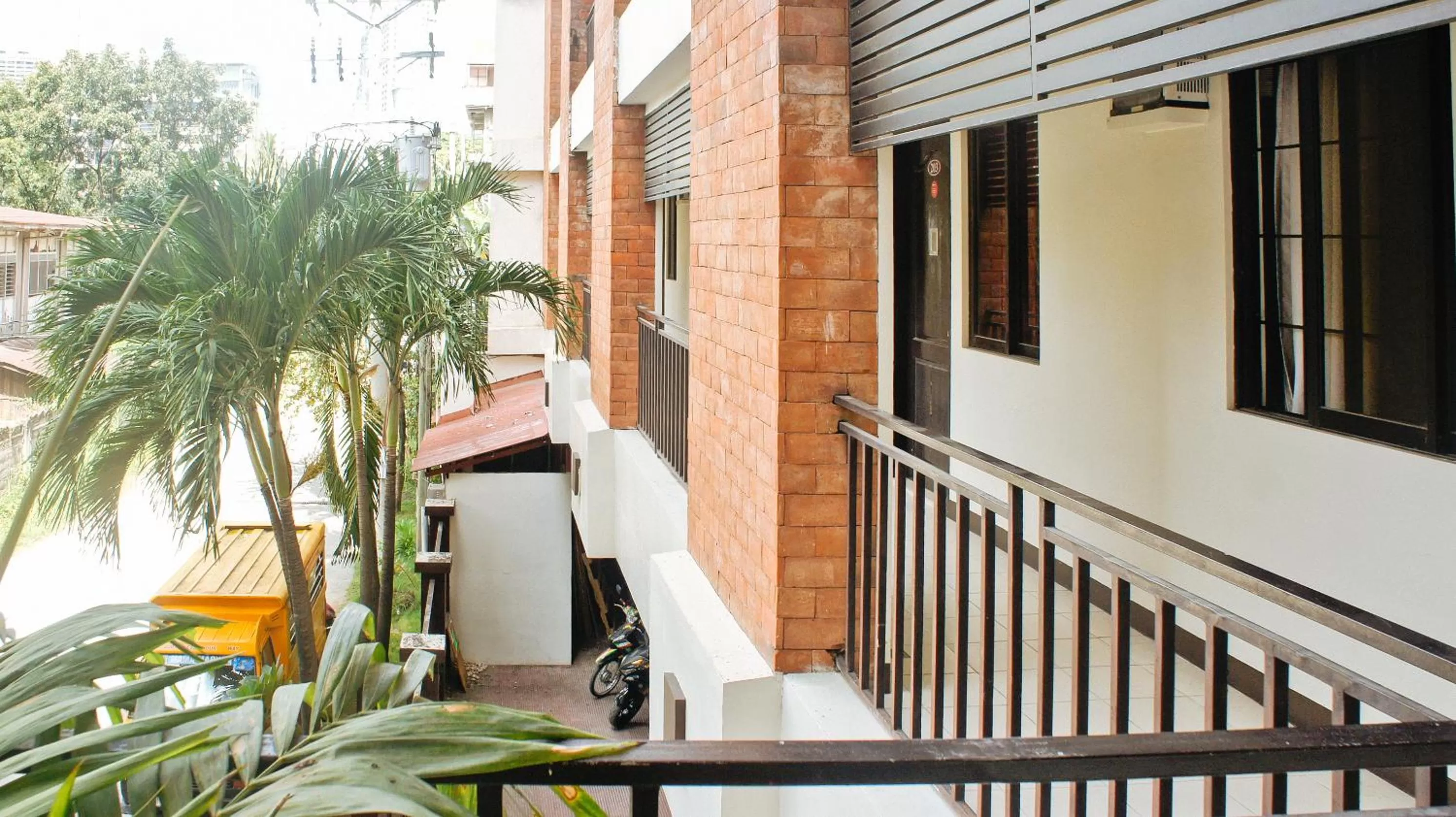 Property building in RedDoorz Plus @ Mabolo Cebu