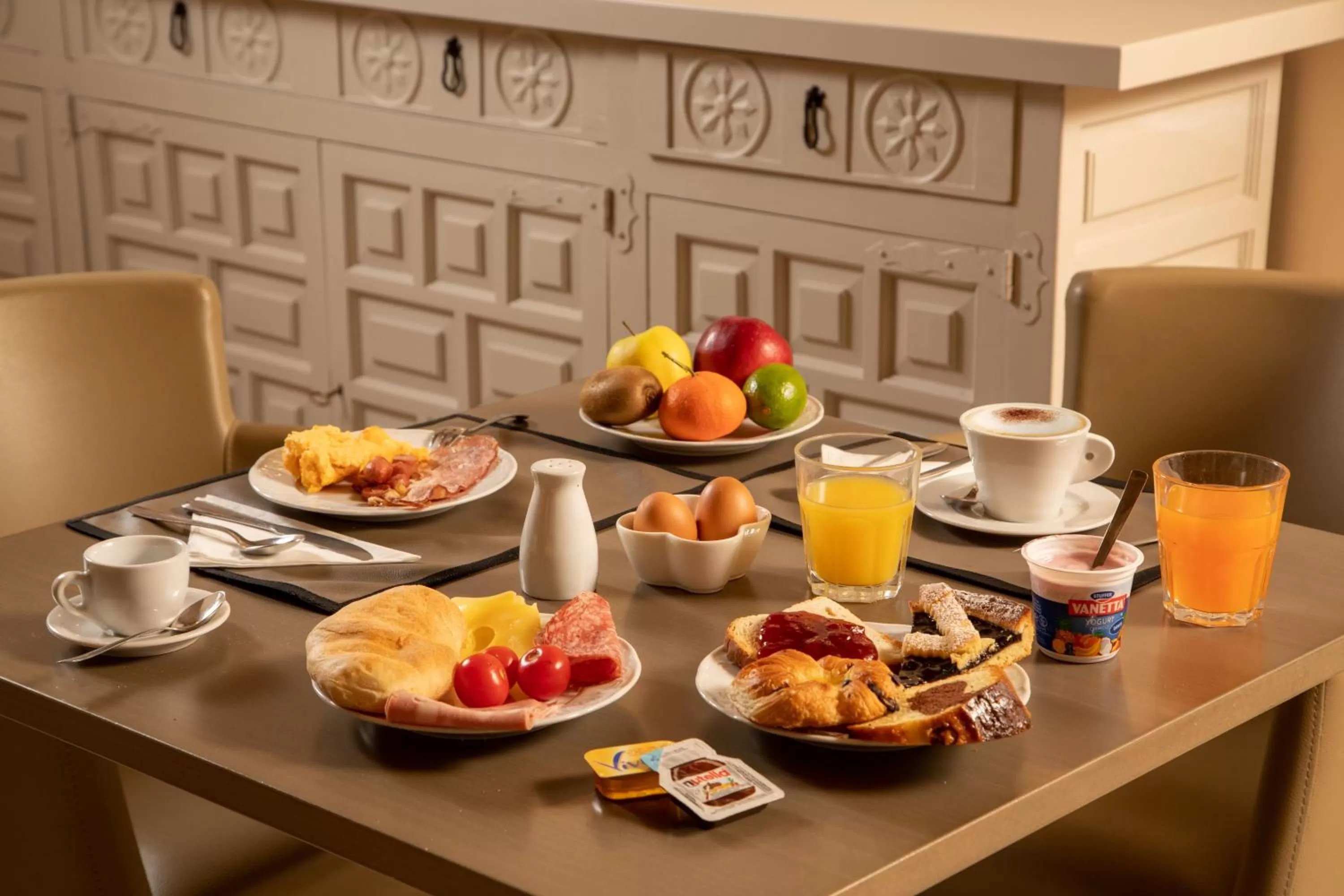 Breakfast in Hotel Colosseum