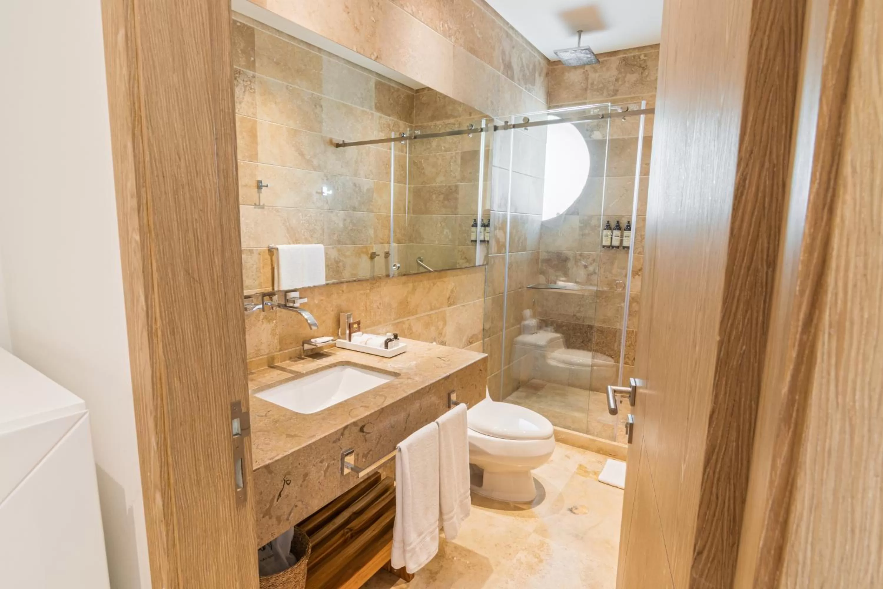 Shower in GHL Arsenal Hotel