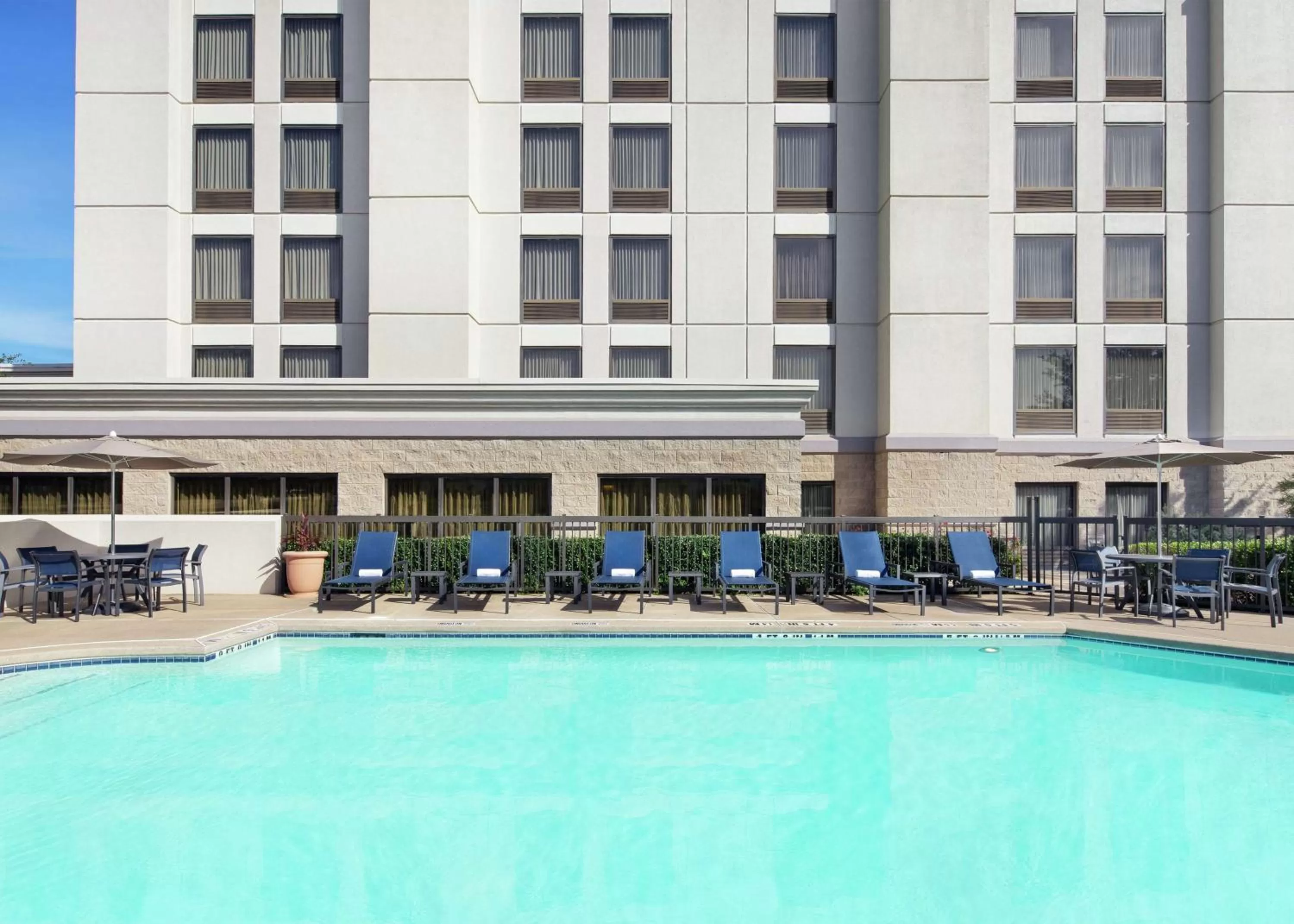 Pool view in Hampton Inn Dallas Irving Las Colinas