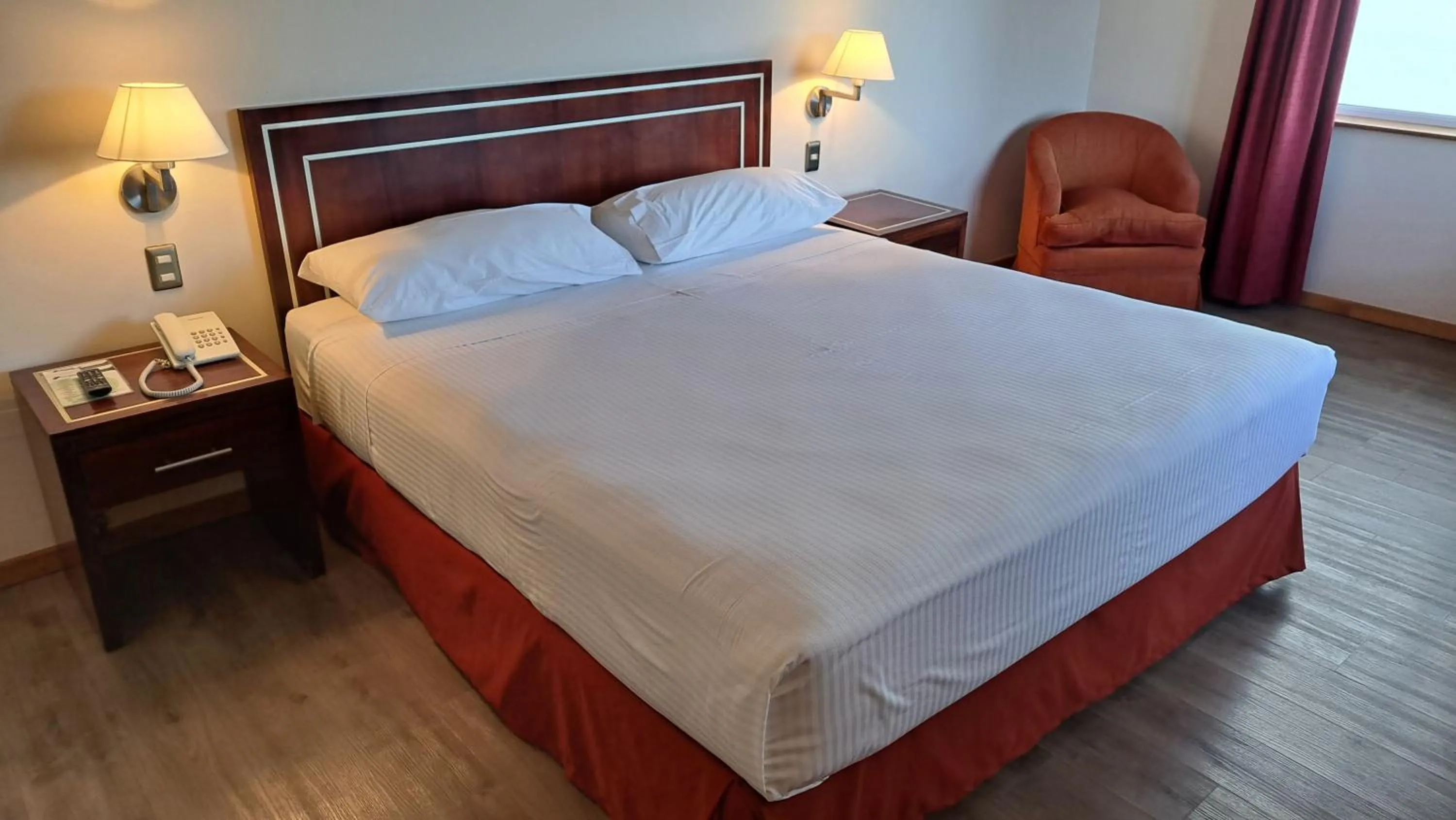 Bedroom, Bed in Hotel Diego de Almagro Punta Arenas