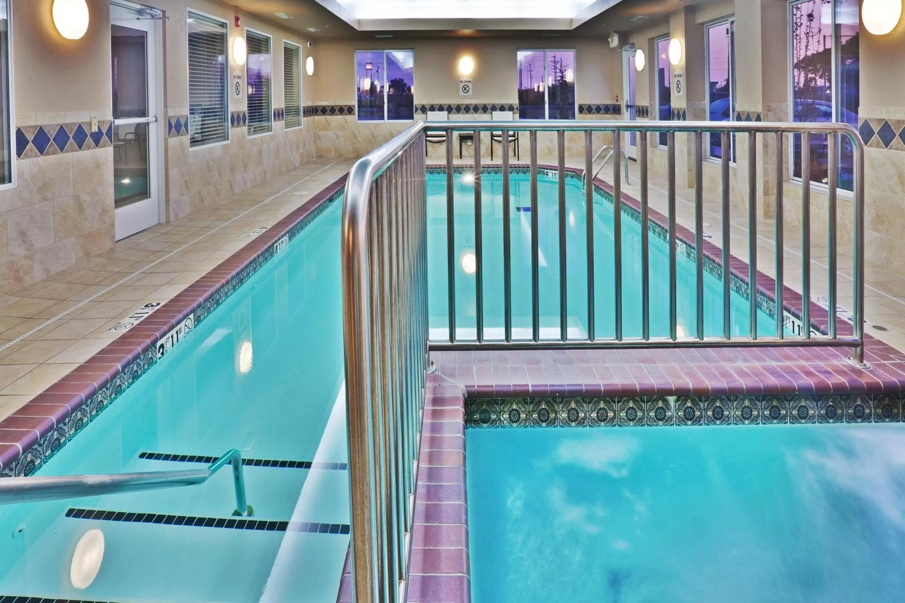 Swimming pool in Route 66 inn & Suites