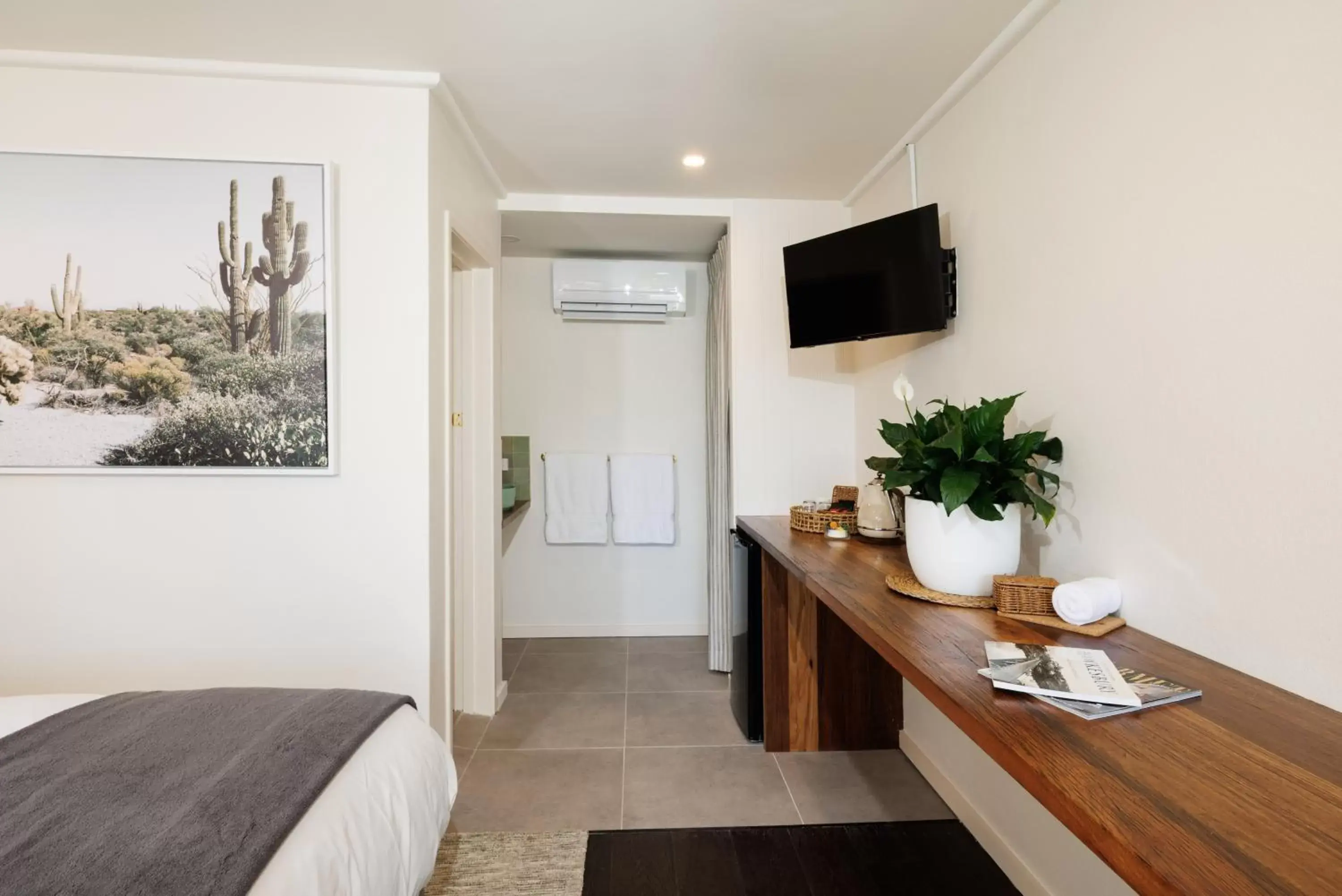 King Room in Richmond Inn King Room in Richmond Inn