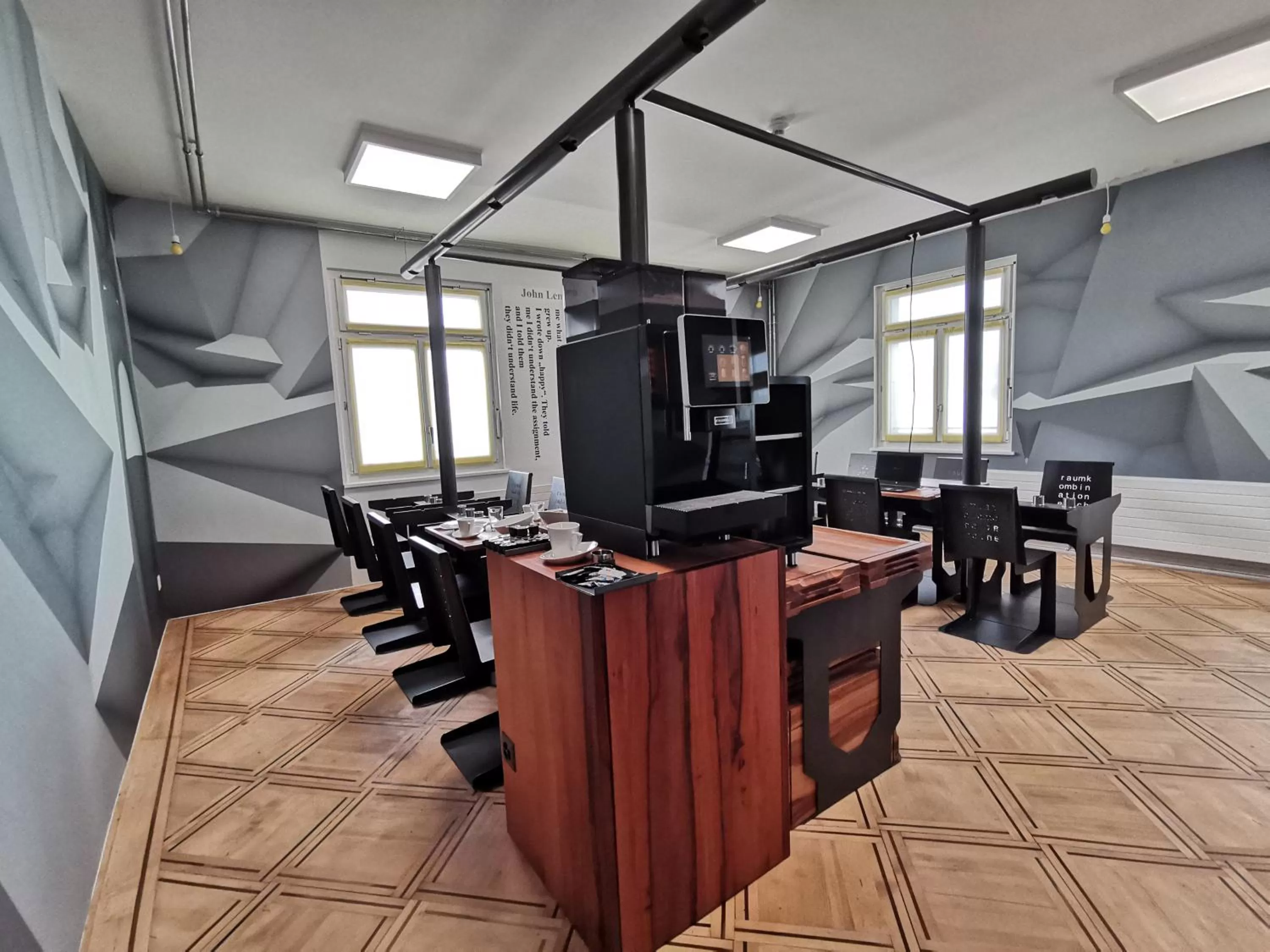 Breakfast in Boutique Hotel BS16 before Bern City Parking gratis