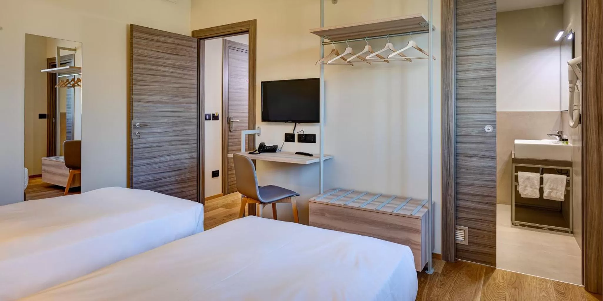 Bed in Park Hotel & Residence by The Cube