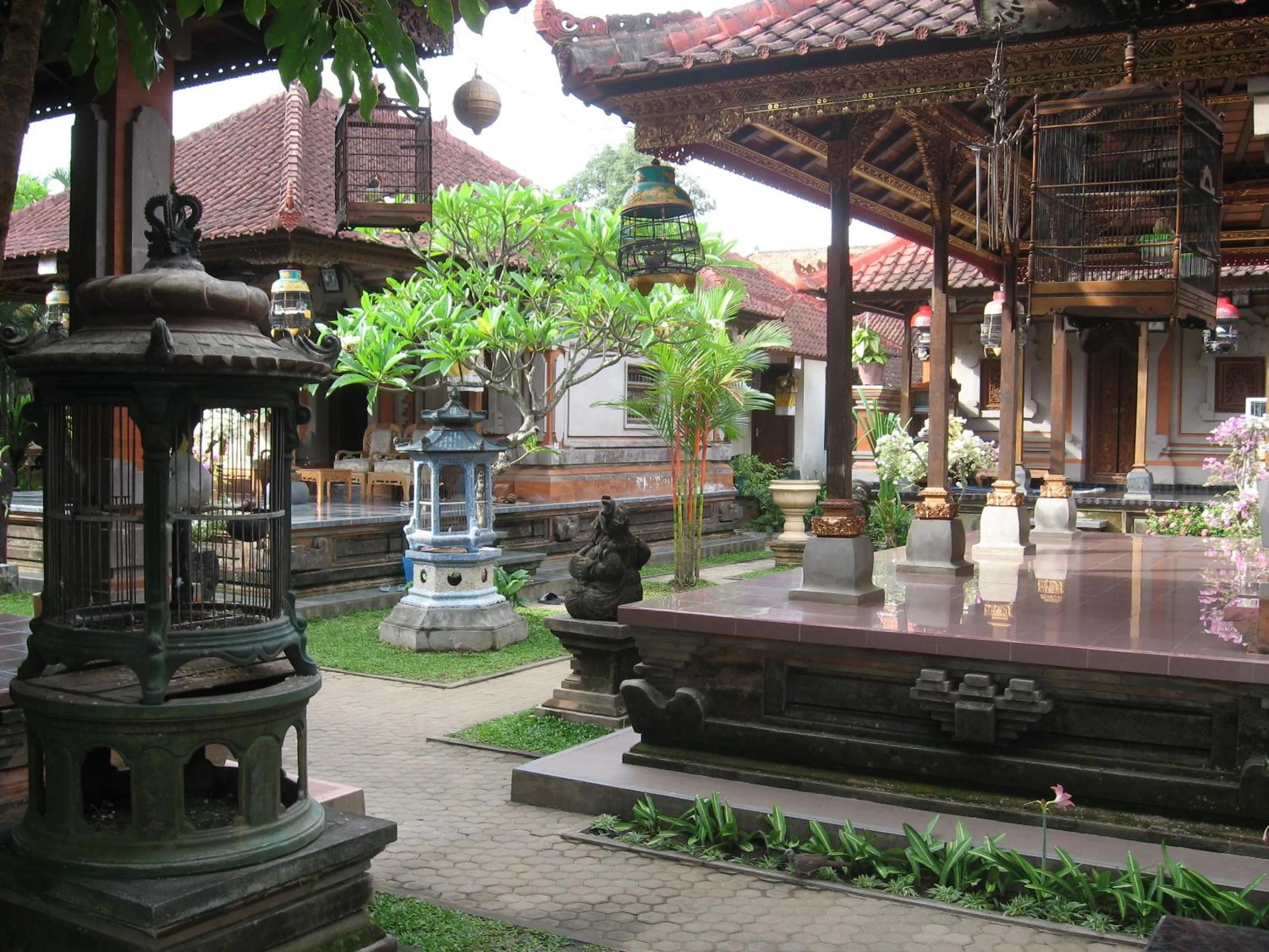 Facade/entrance in Nick's Homestay