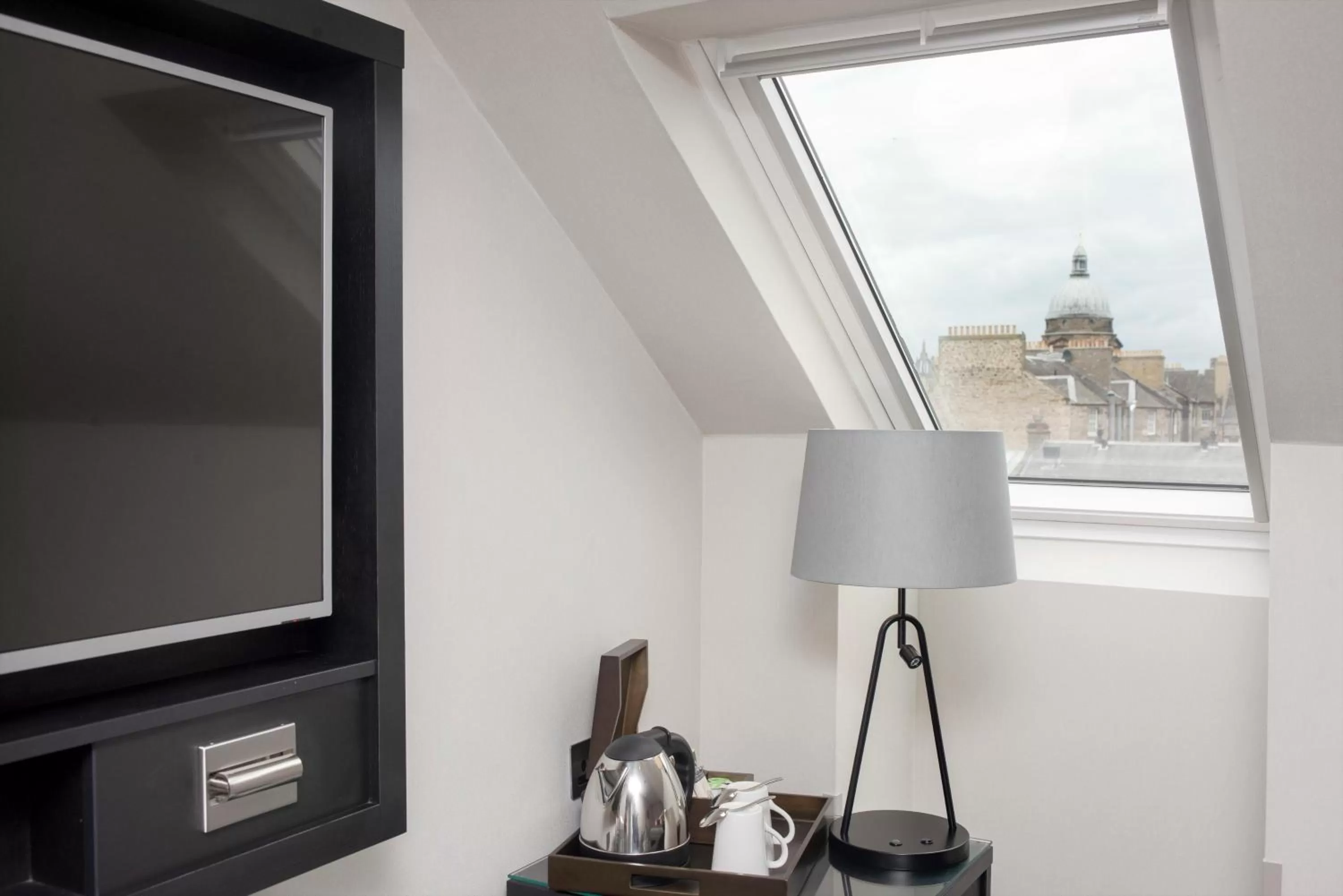 TV and multimedia in Ten Hill Place