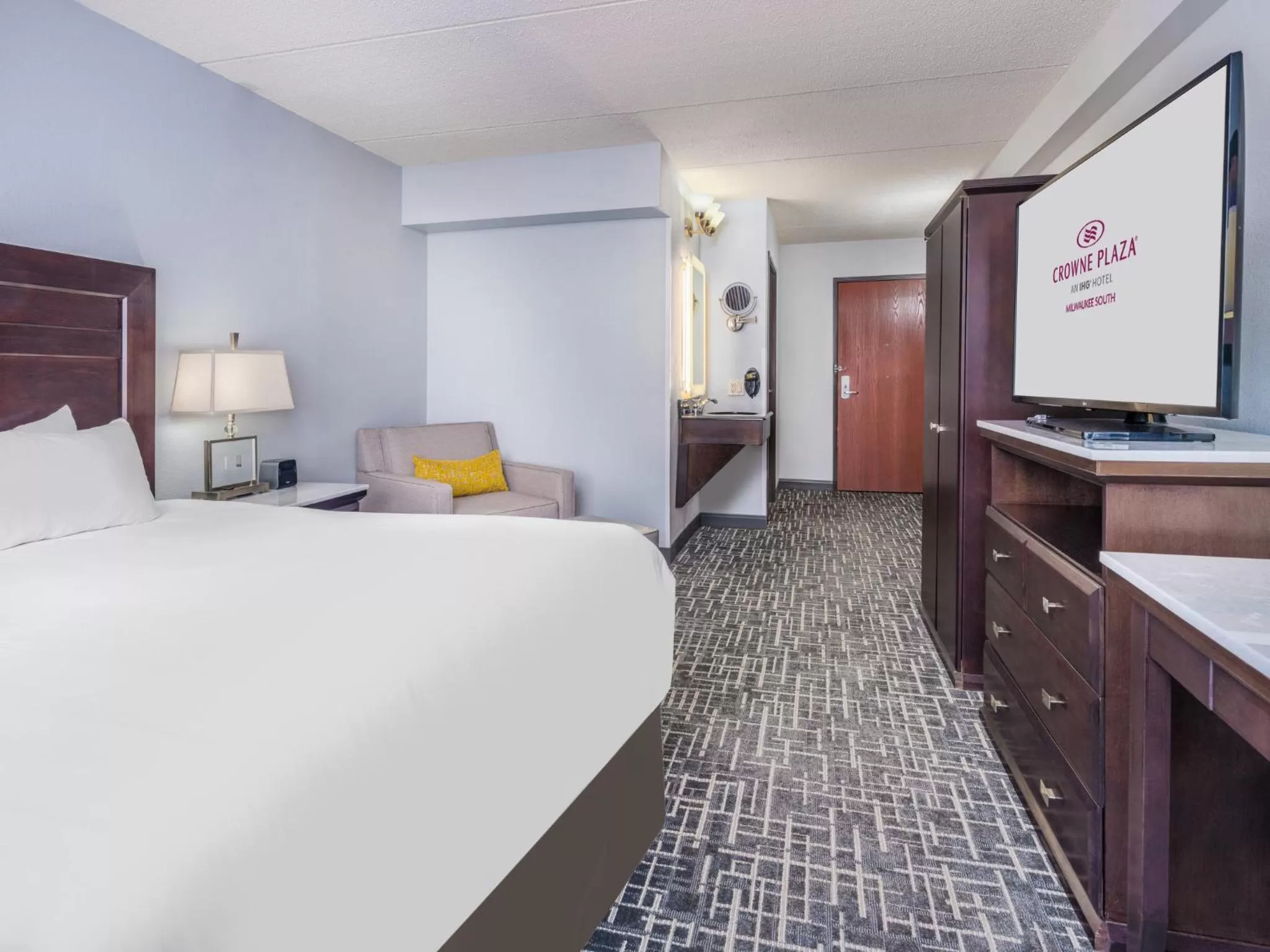 Photo of the whole room, Bed in Crowne Plaza Milwaukee South by IHG