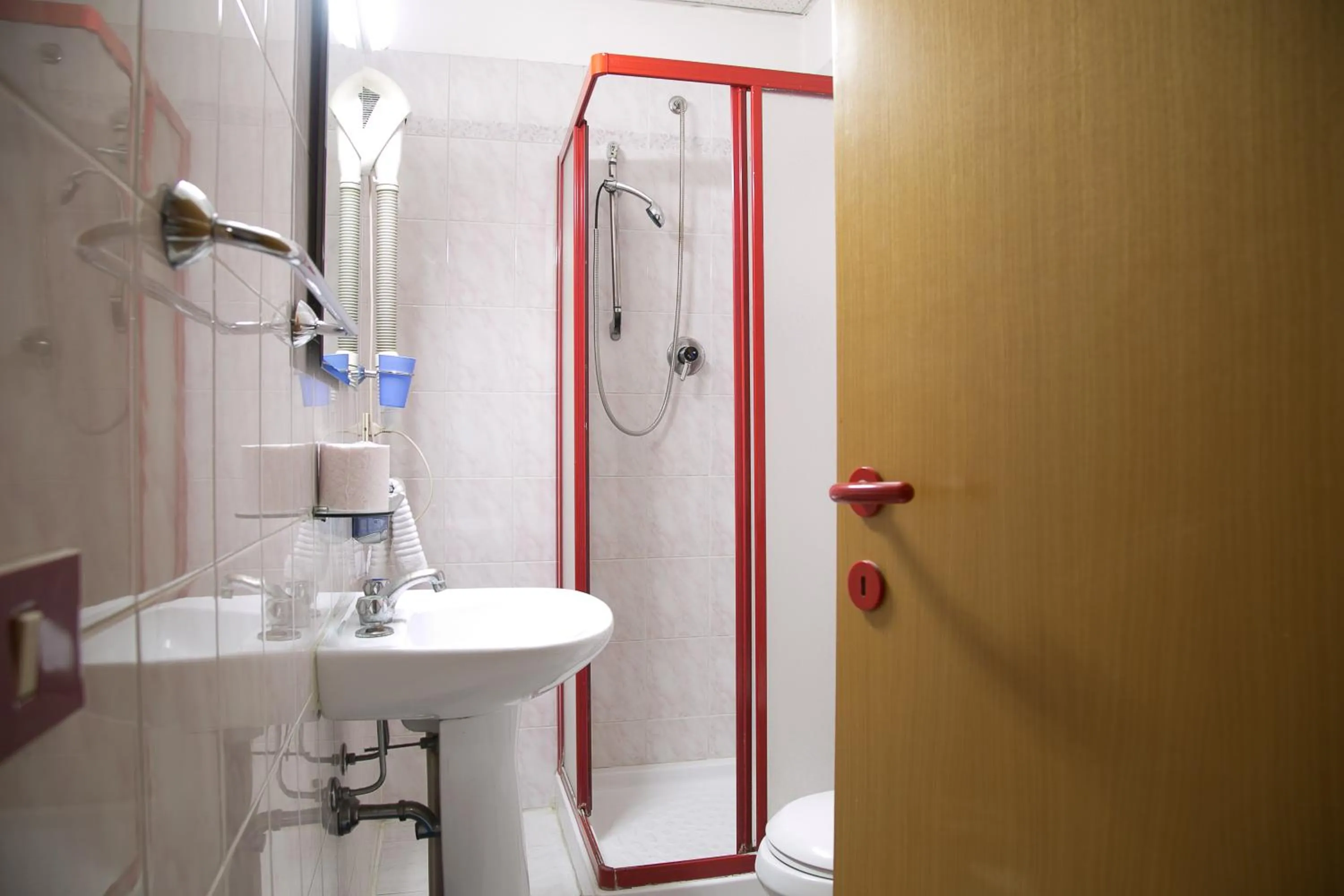 Bathroom in Hotel Altavilla 9