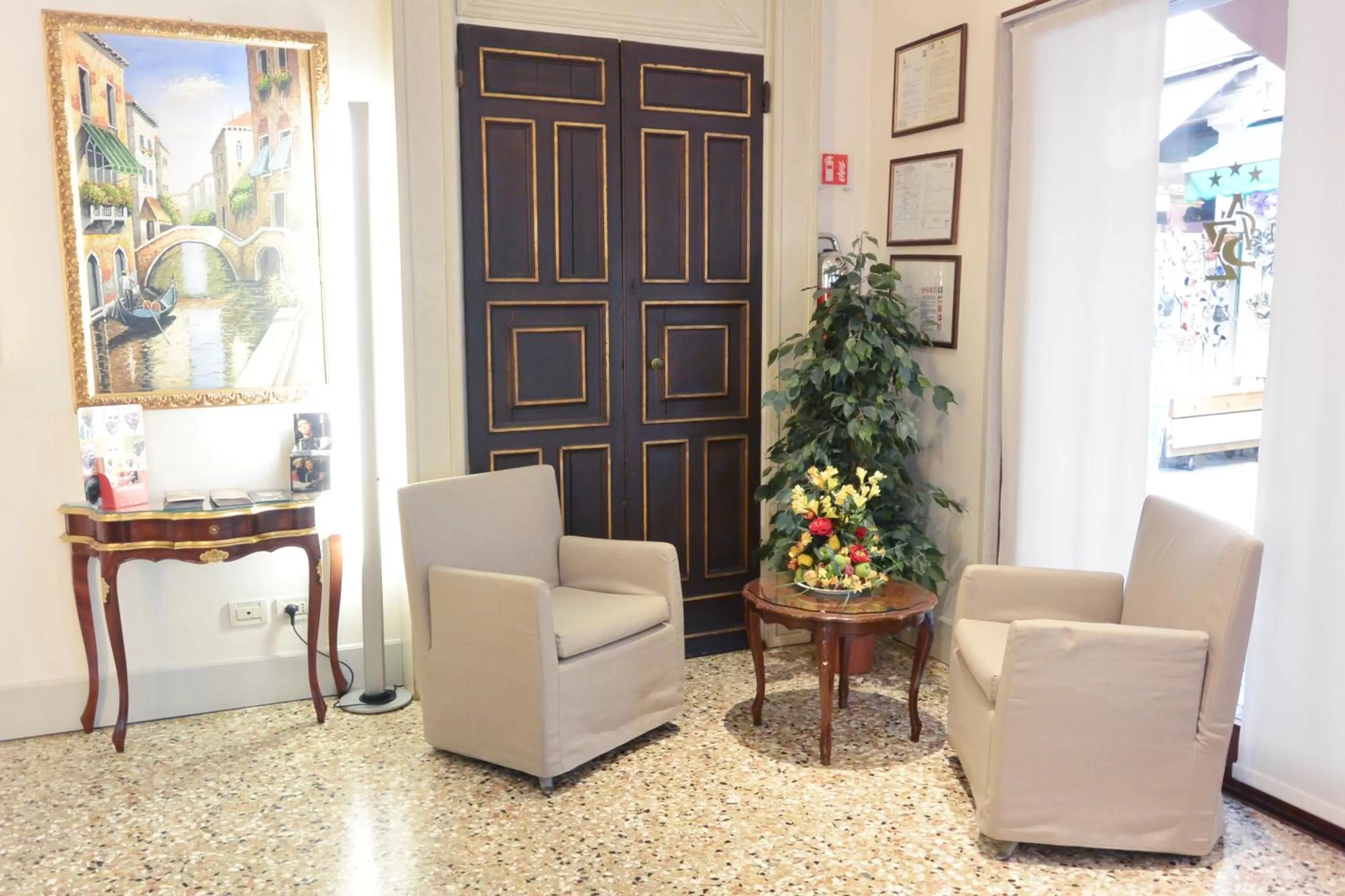 Lobby or reception in Hotel San Zulian