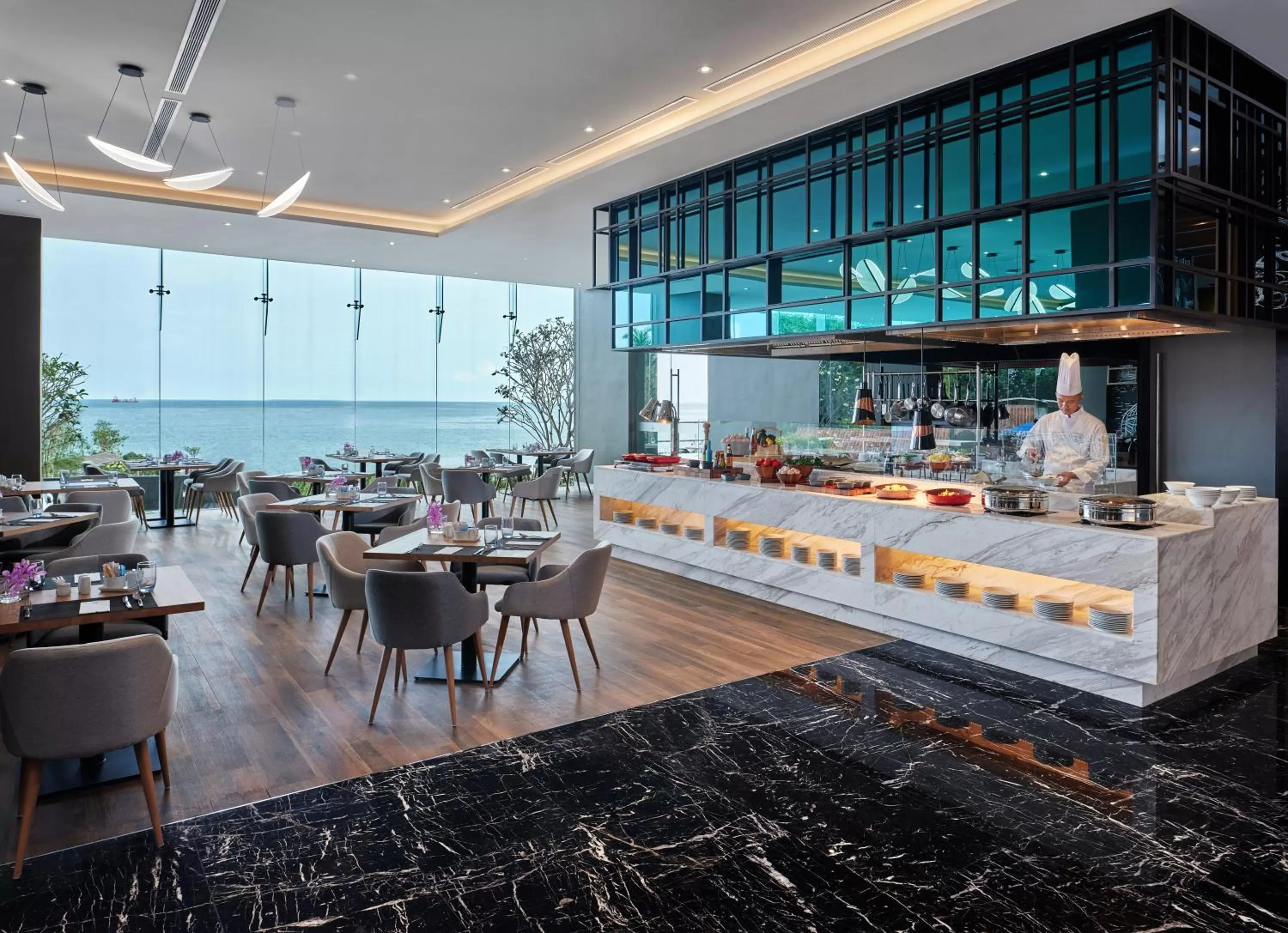 Restaurant/places to eat in Novotel Marina Sriracha