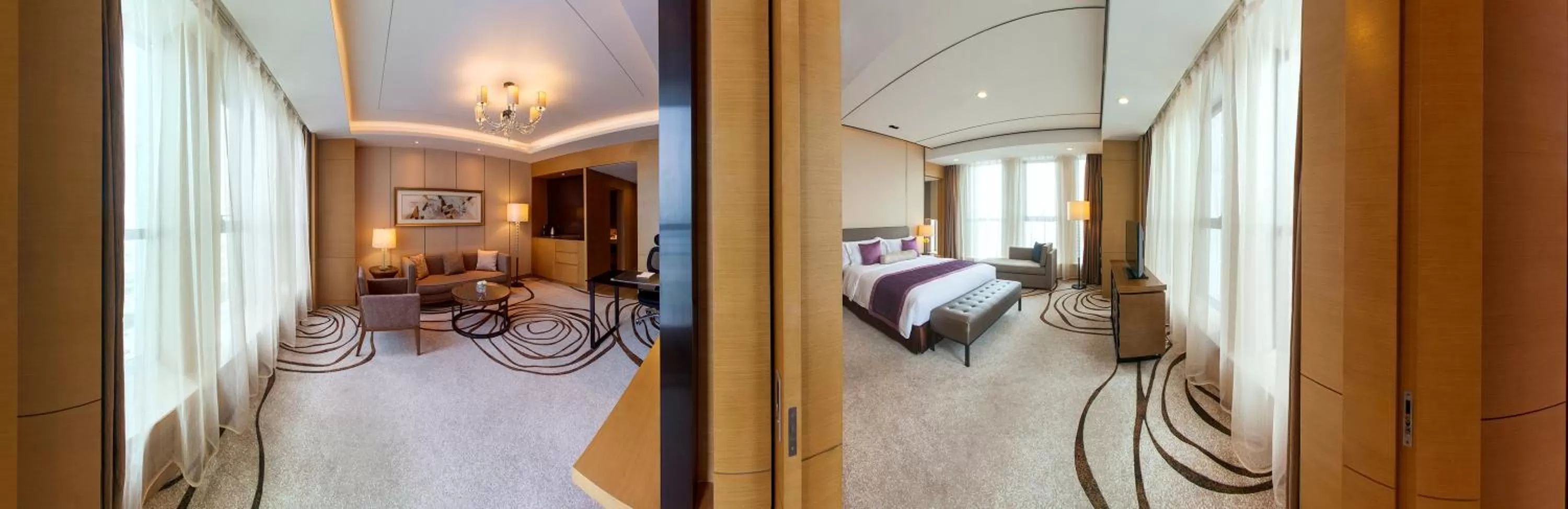 Photo of the whole room, Bed in Crowne Plaza Tianjin Meijiangnan by IHG