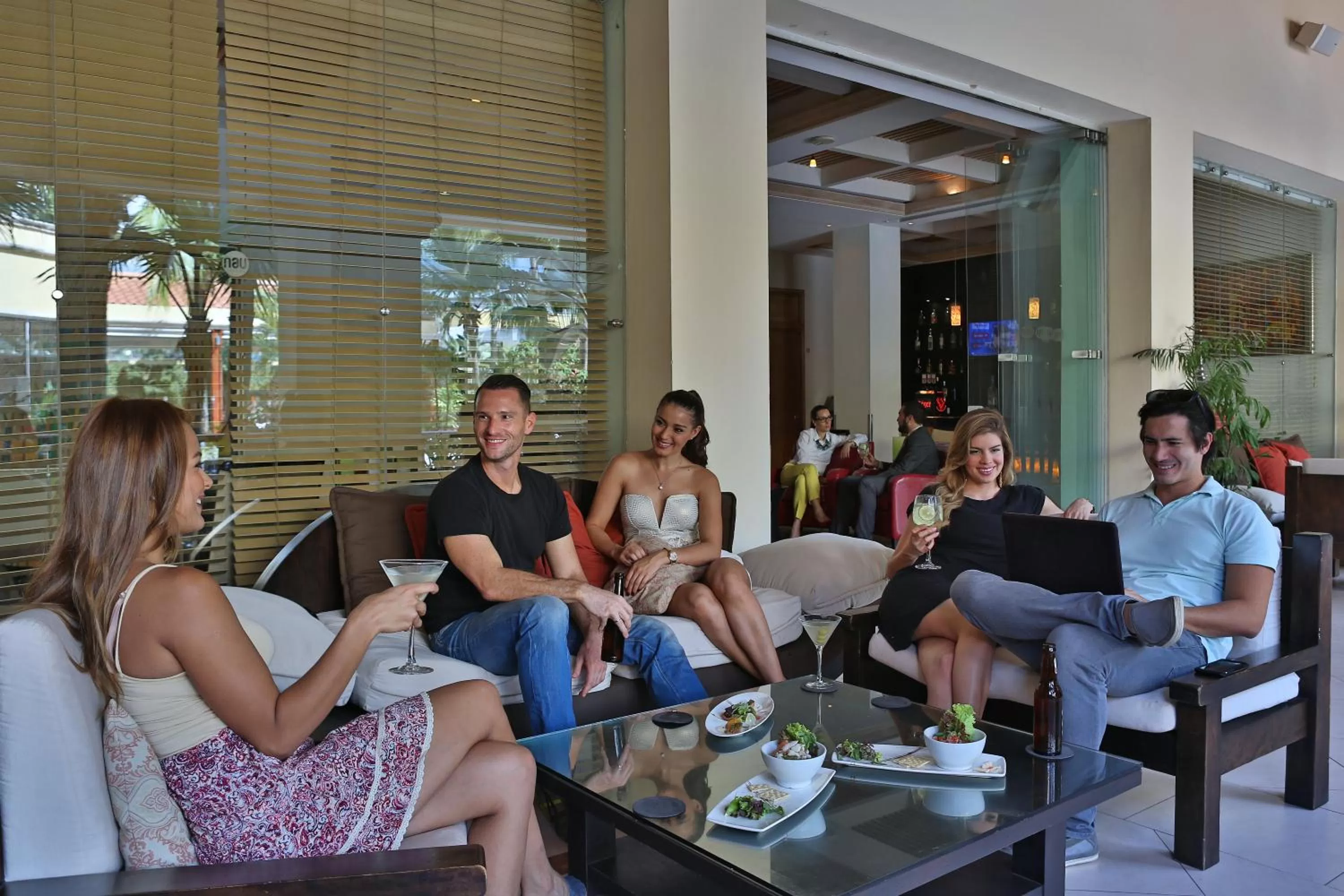 Lounge or bar in InterContinental Real San Pedro Sula by IHG