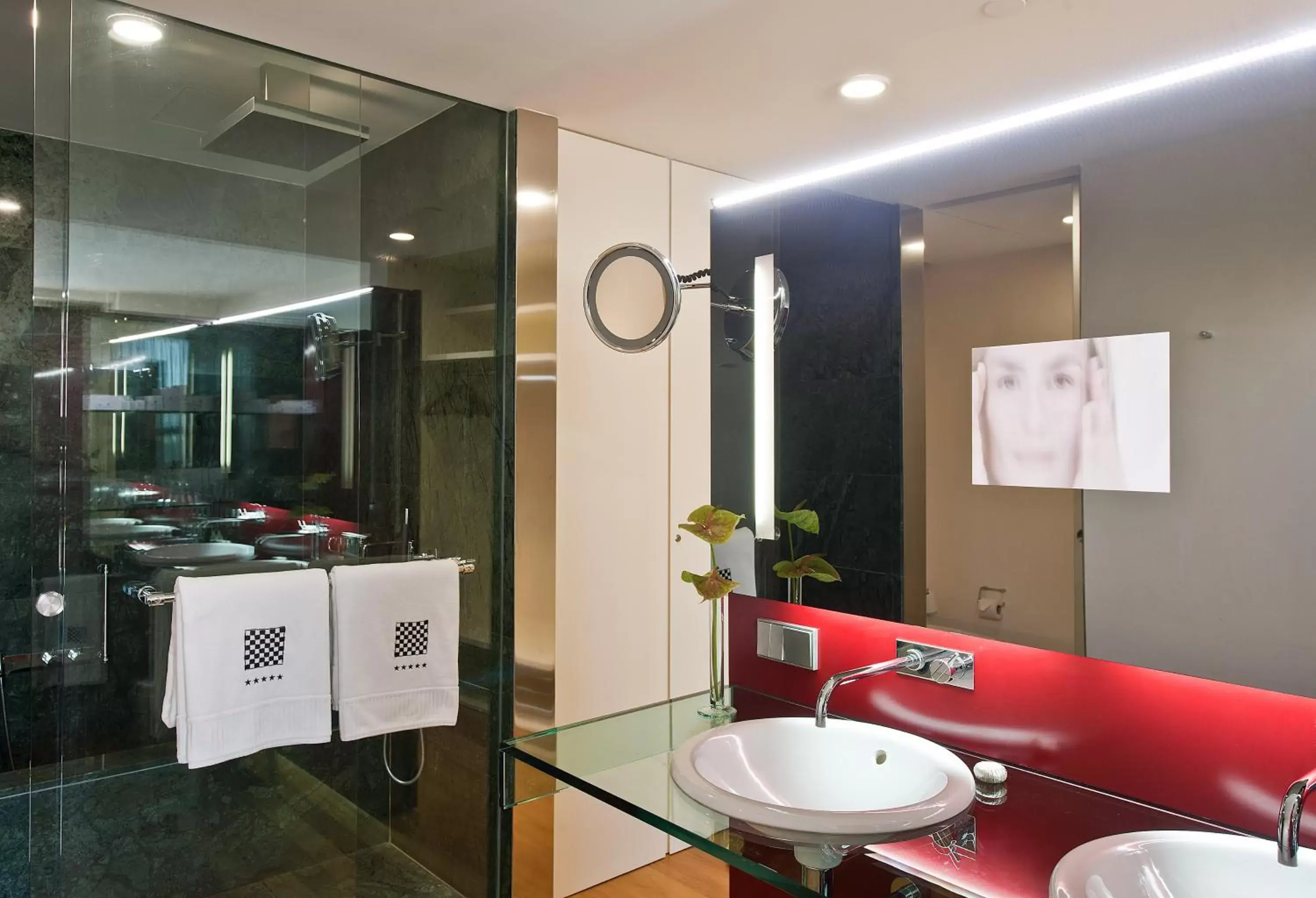 Hotel Reina Petronila Hotel Reina Petronila