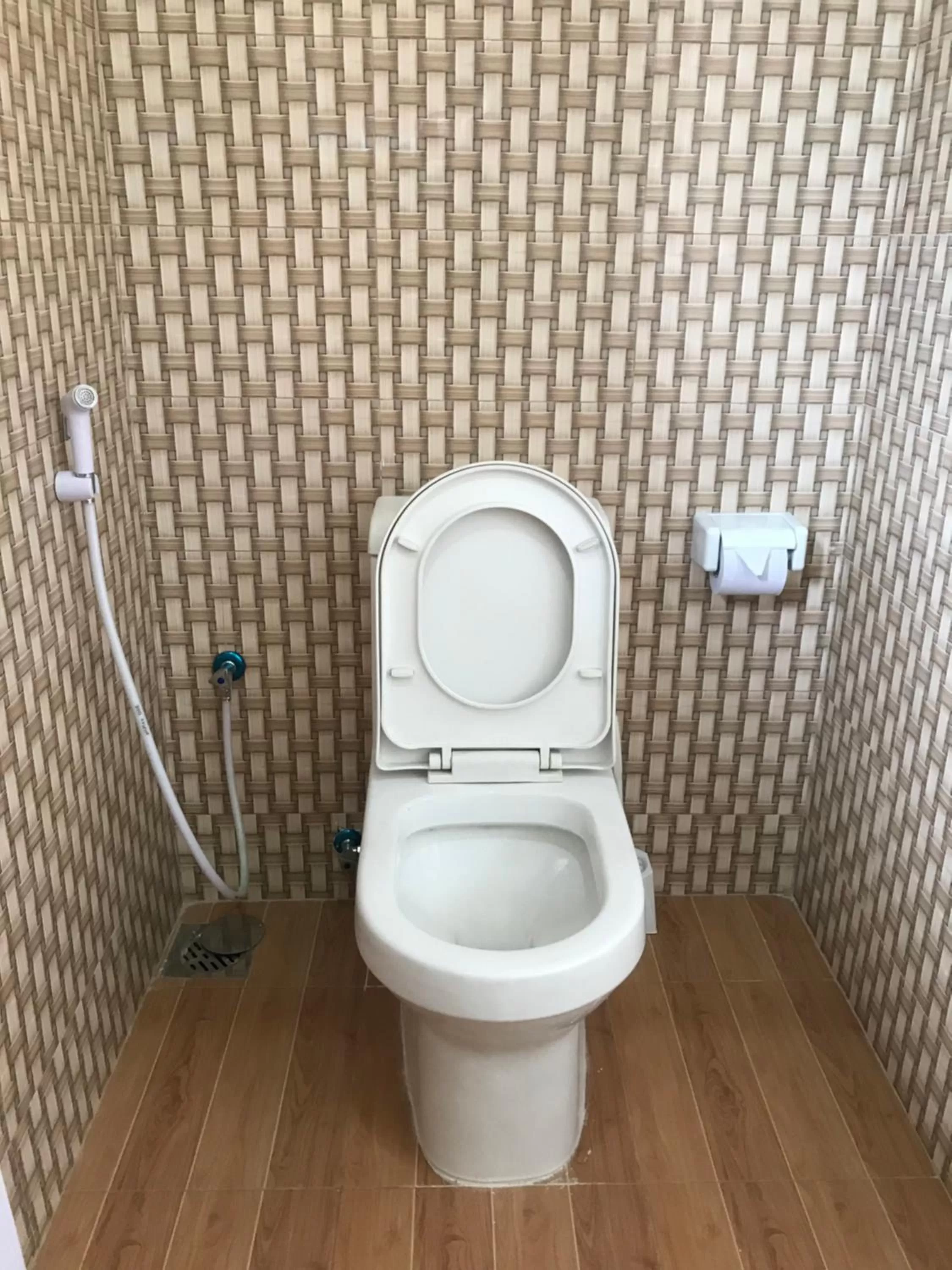 Toilet in L&J Modern Backpackers Kinondoni