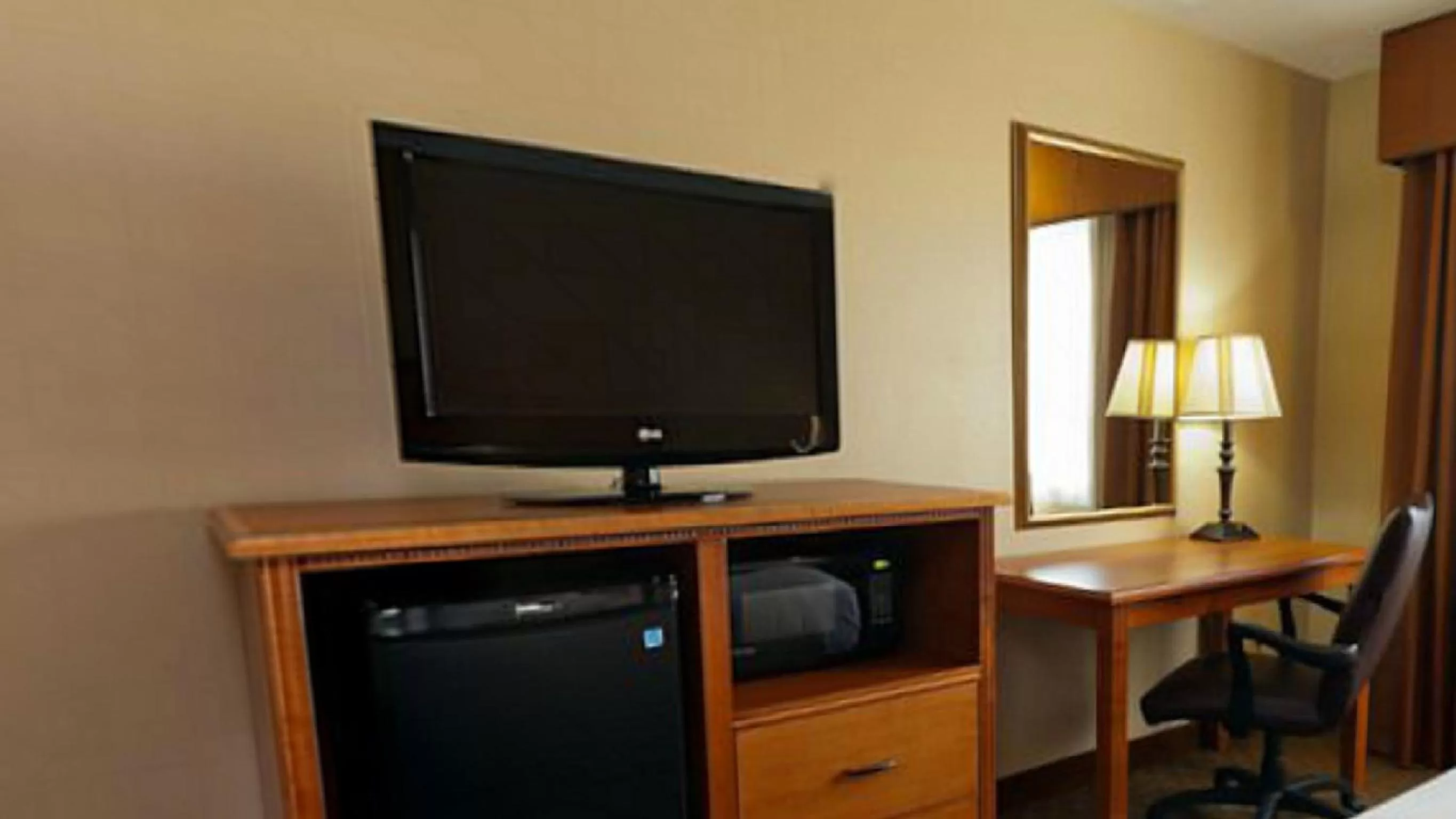 Deluxe Queen Room with Two Queen Beds - Non-Smoking in Best Western Empire Towers