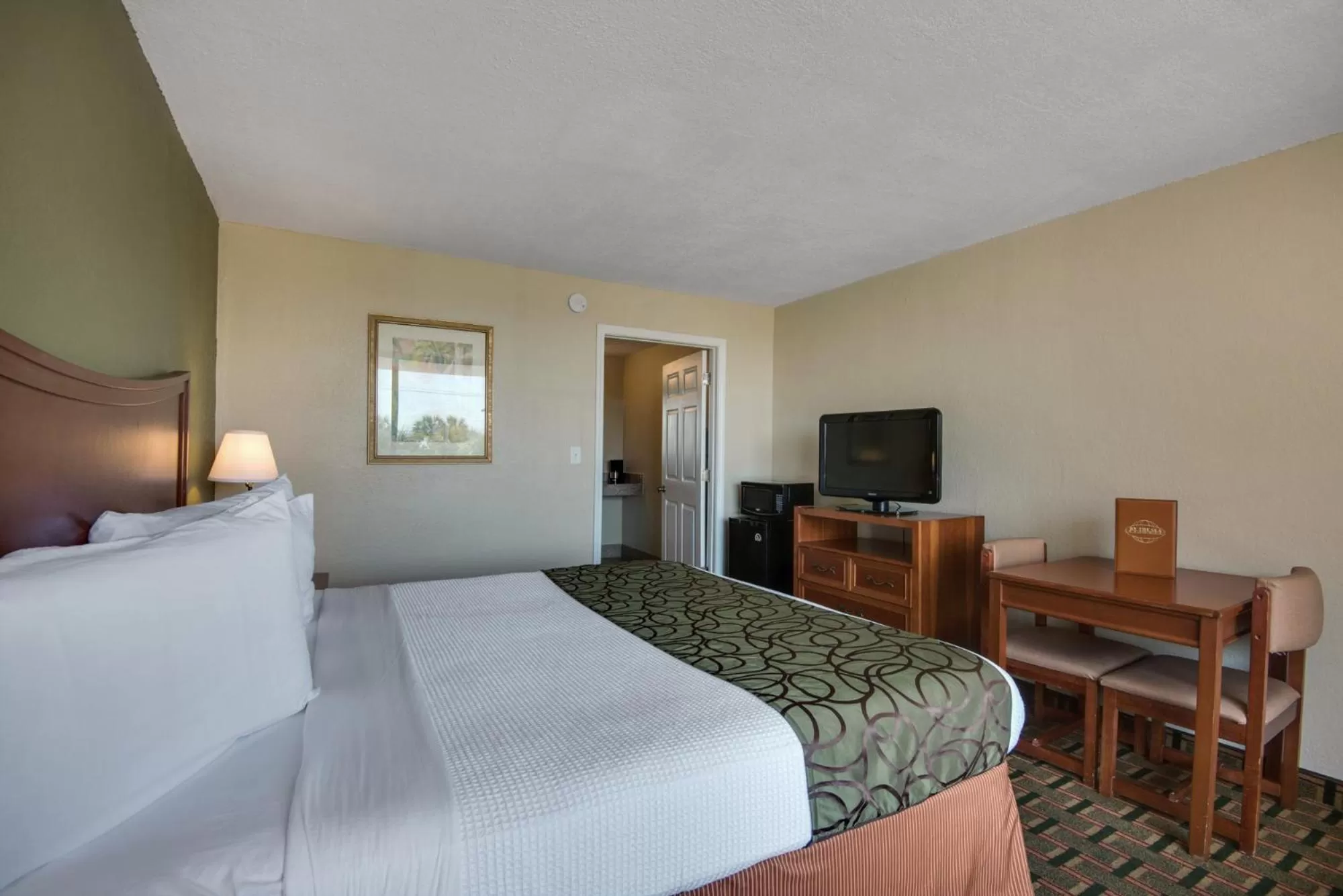 Bedroom in Baymont by Wyndham Panama City Beach