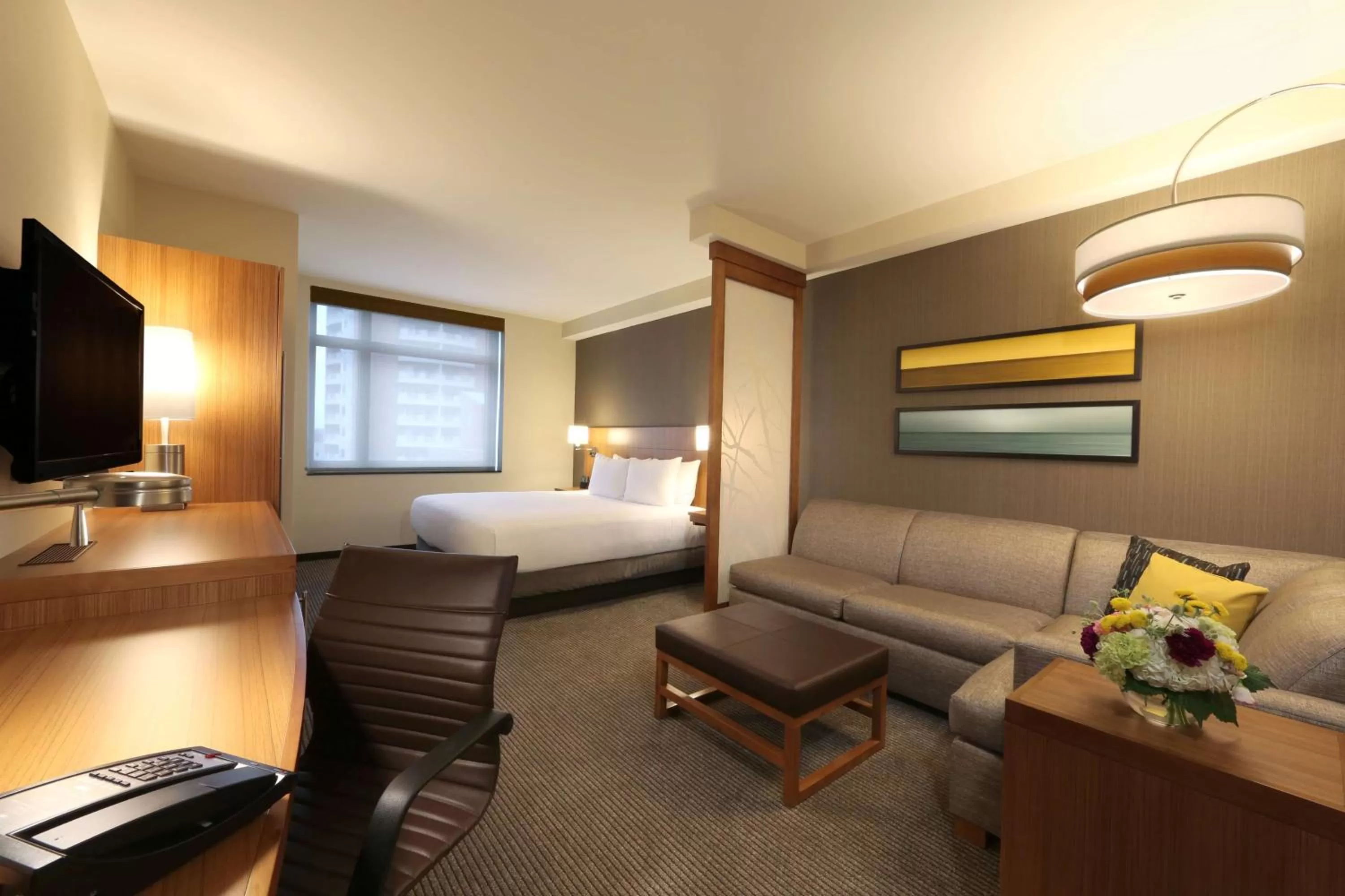 Photo of the whole room, Bed in Hyatt Place Flushing/LGA Airport