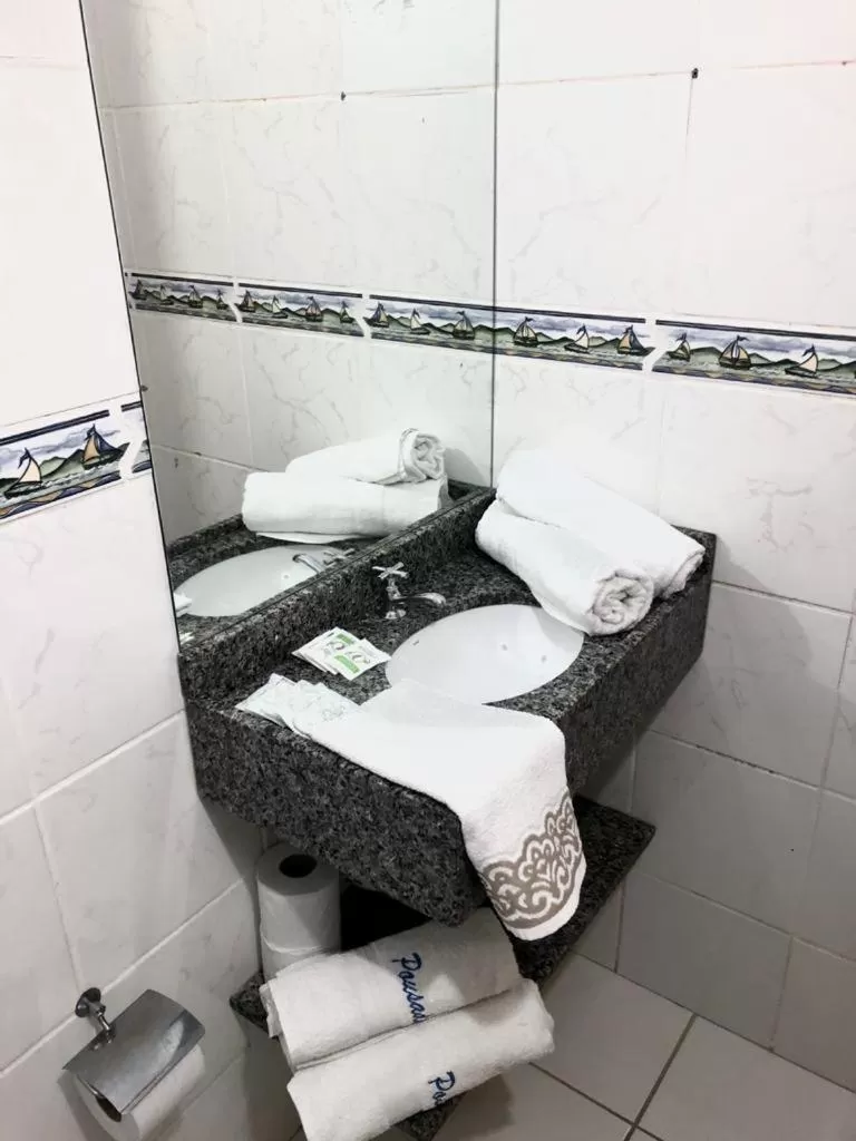 Bathroom in Pousada do Pescador