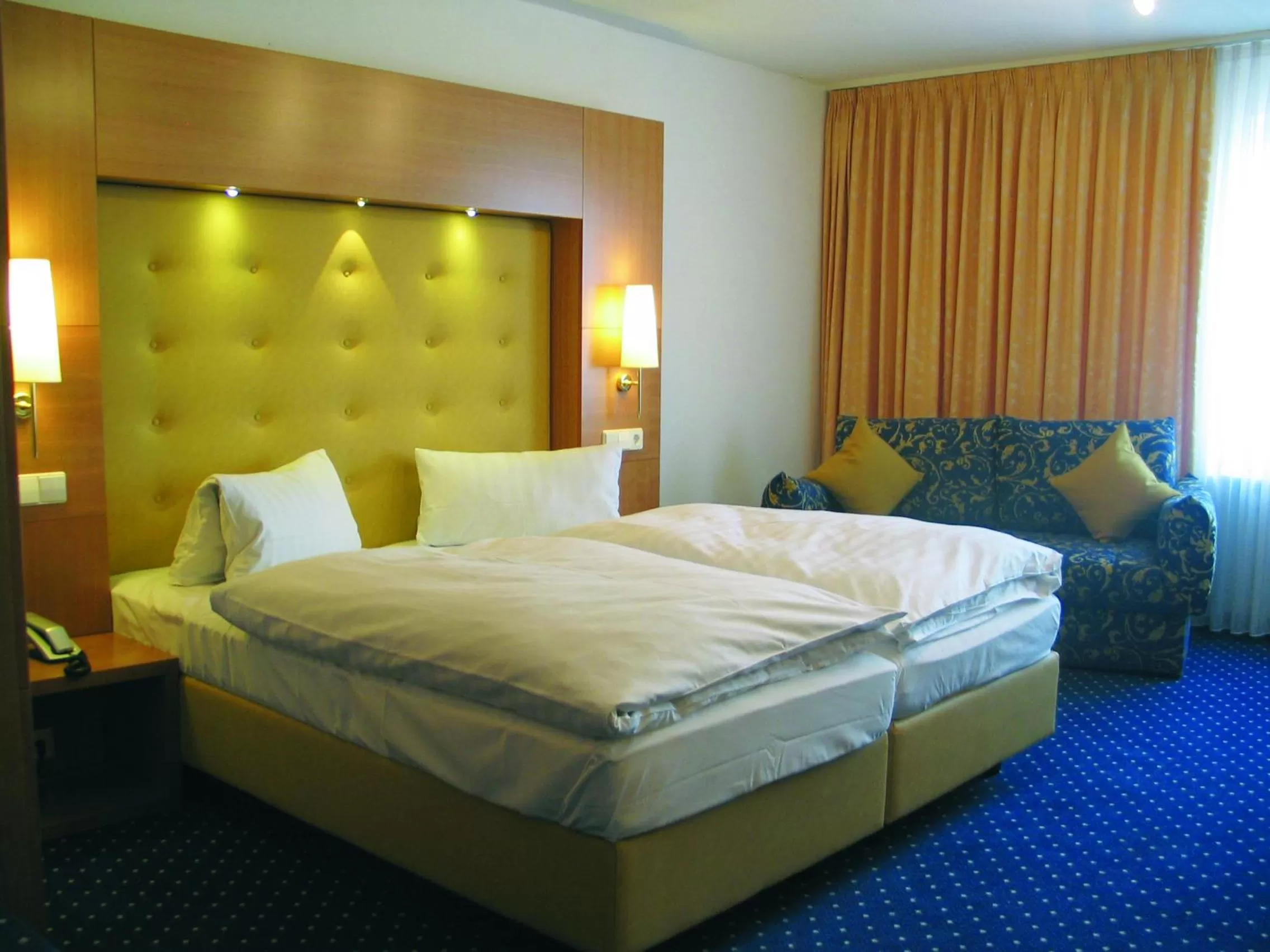 Bedroom, Bed in Hotel-Restaurant-Kolb