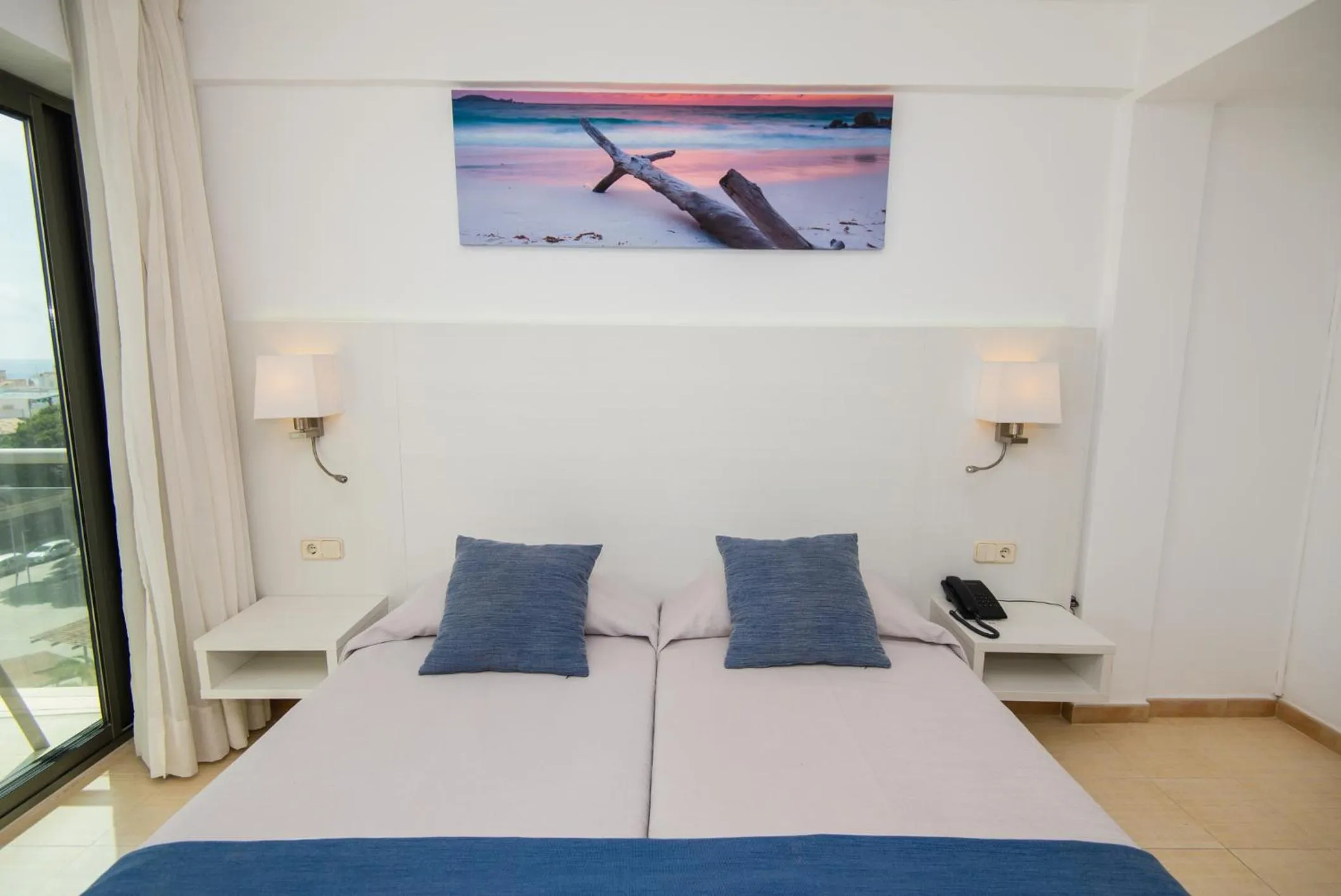 Bed in Hotel Bella Mar