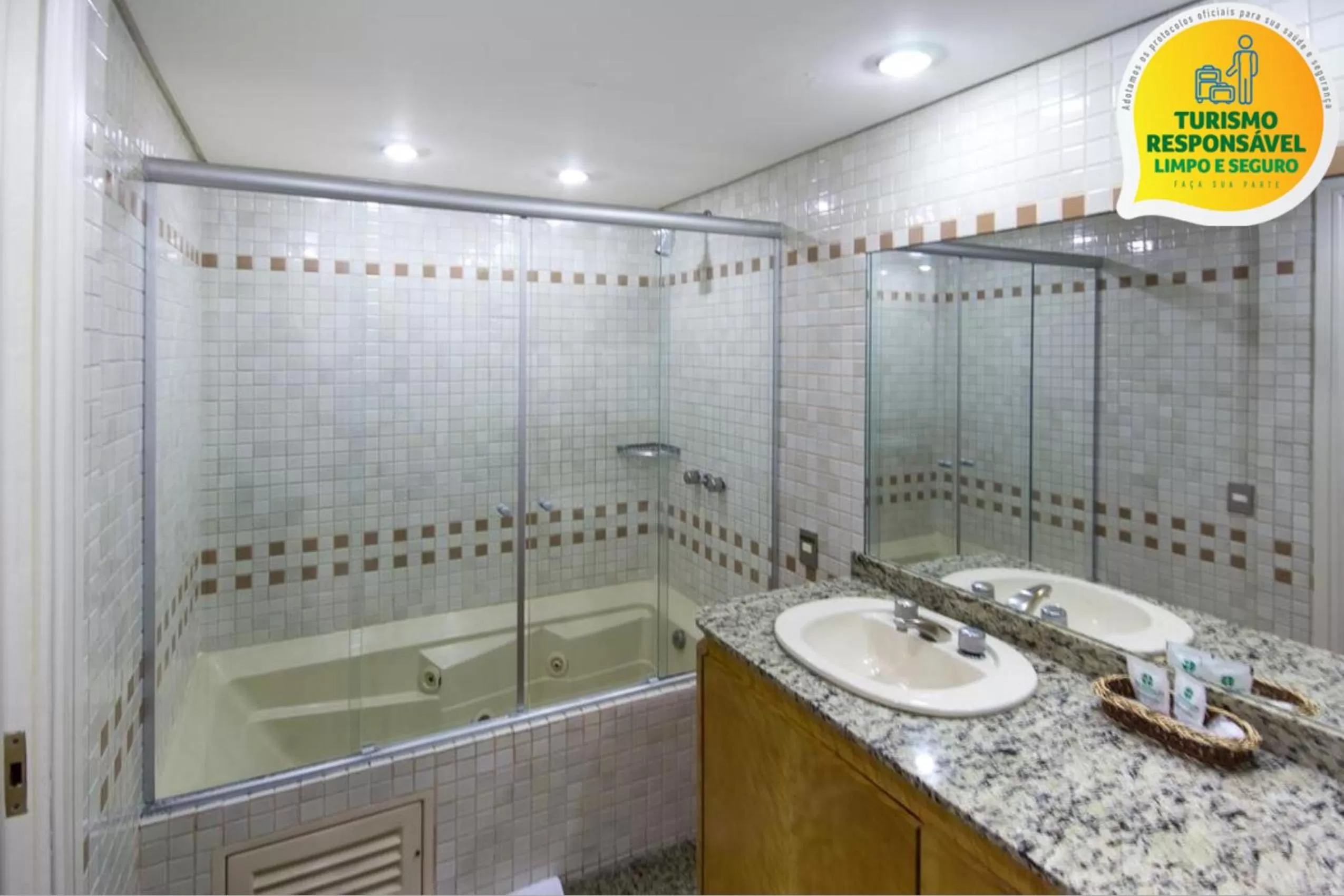 Bathroom in Hotel Victoria Villa Curitiba by Nacional Inn