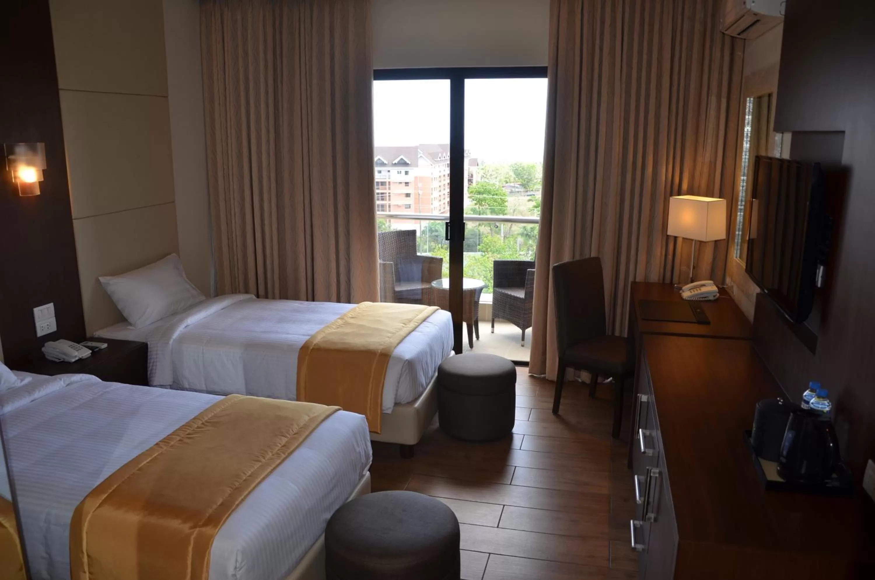 Bedroom, Bed in Hotel Monticello Tagaytay