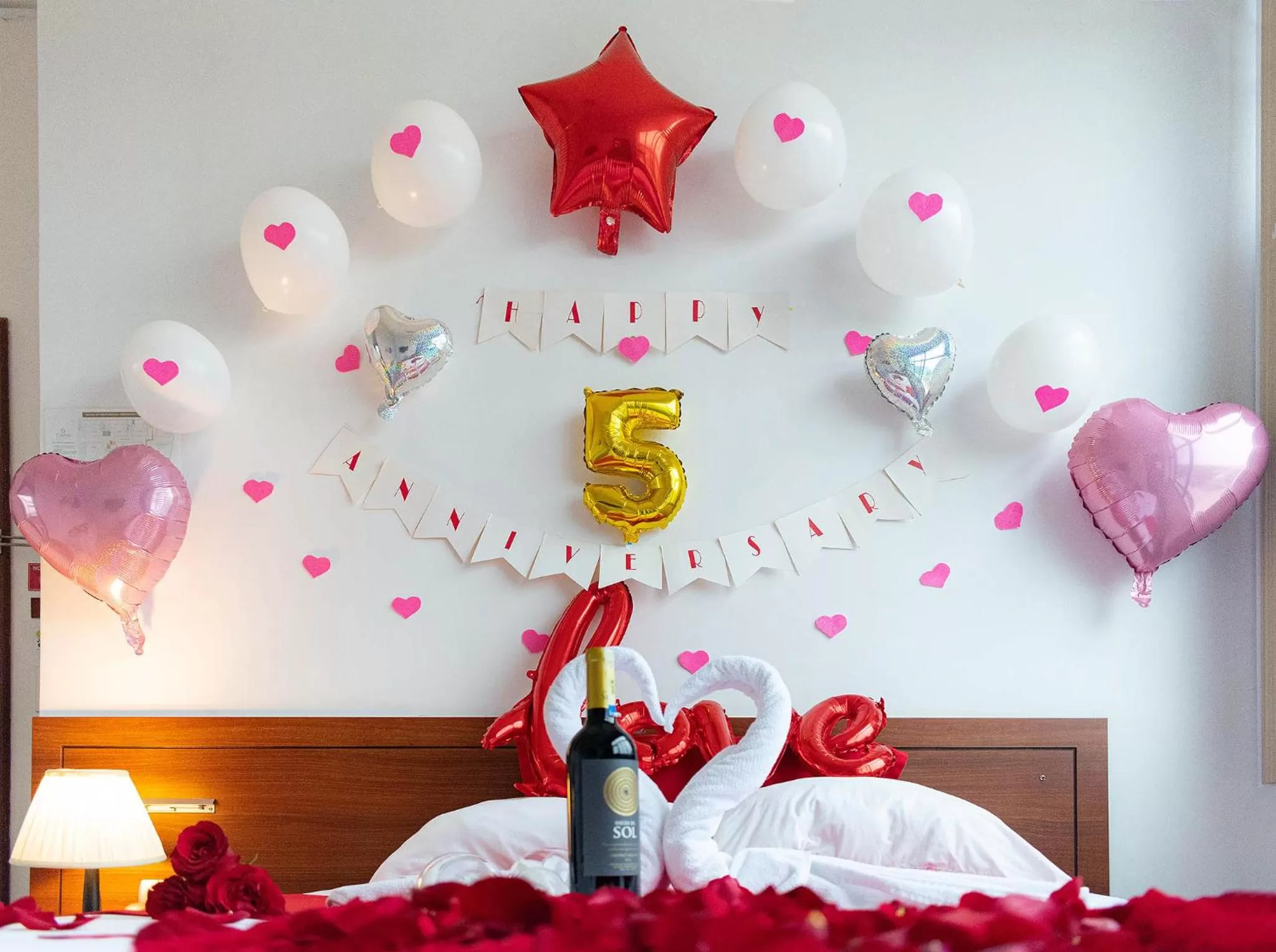 Bed in Hotel Castell - Cerca Del Aeropuerto