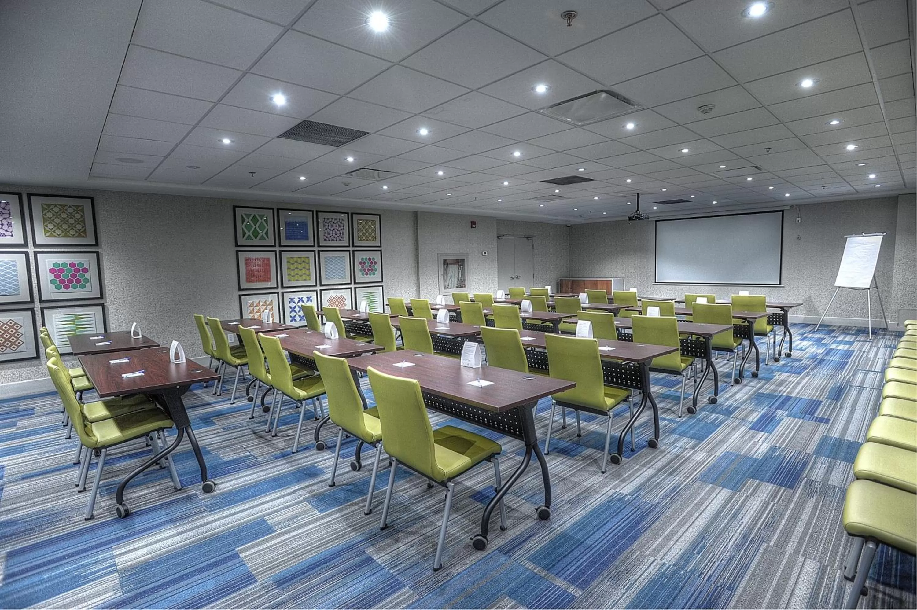 Meeting/conference room in Holiday Inn Express & Suites Toronto Airport West by IHG
