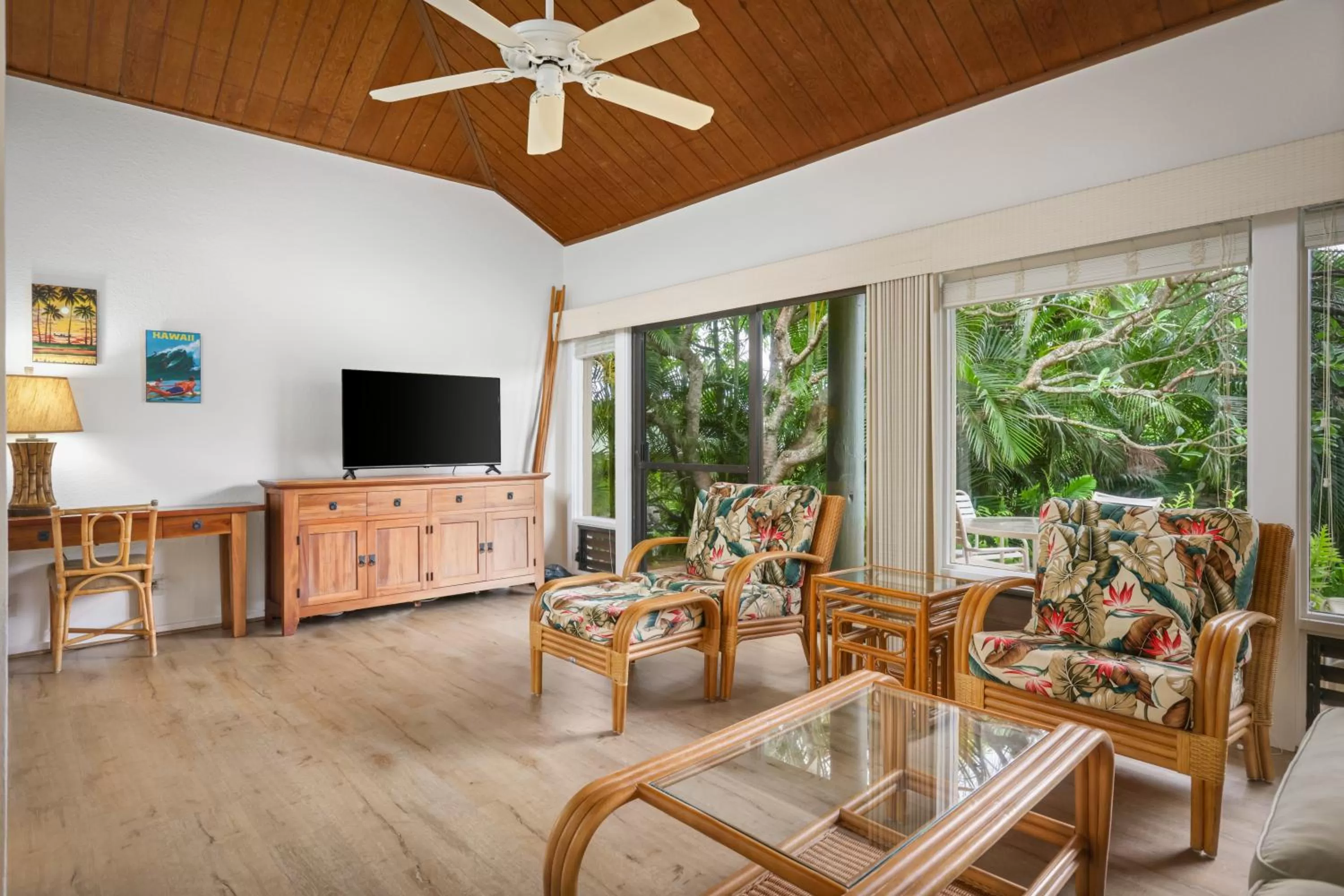 TV and multimedia in Aston At Poipu Kai