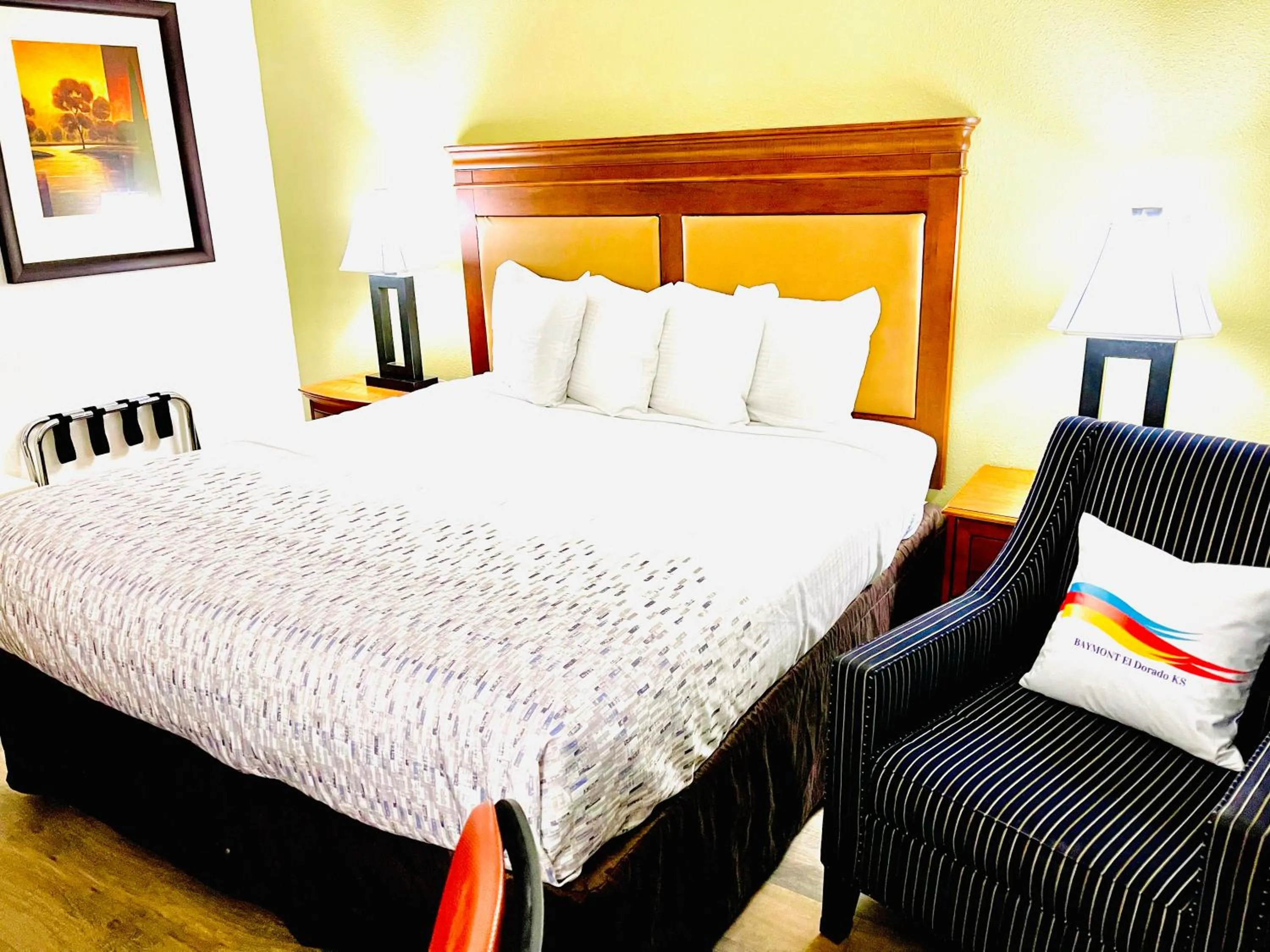 Bed in Baymont by Wyndham Hutchinson