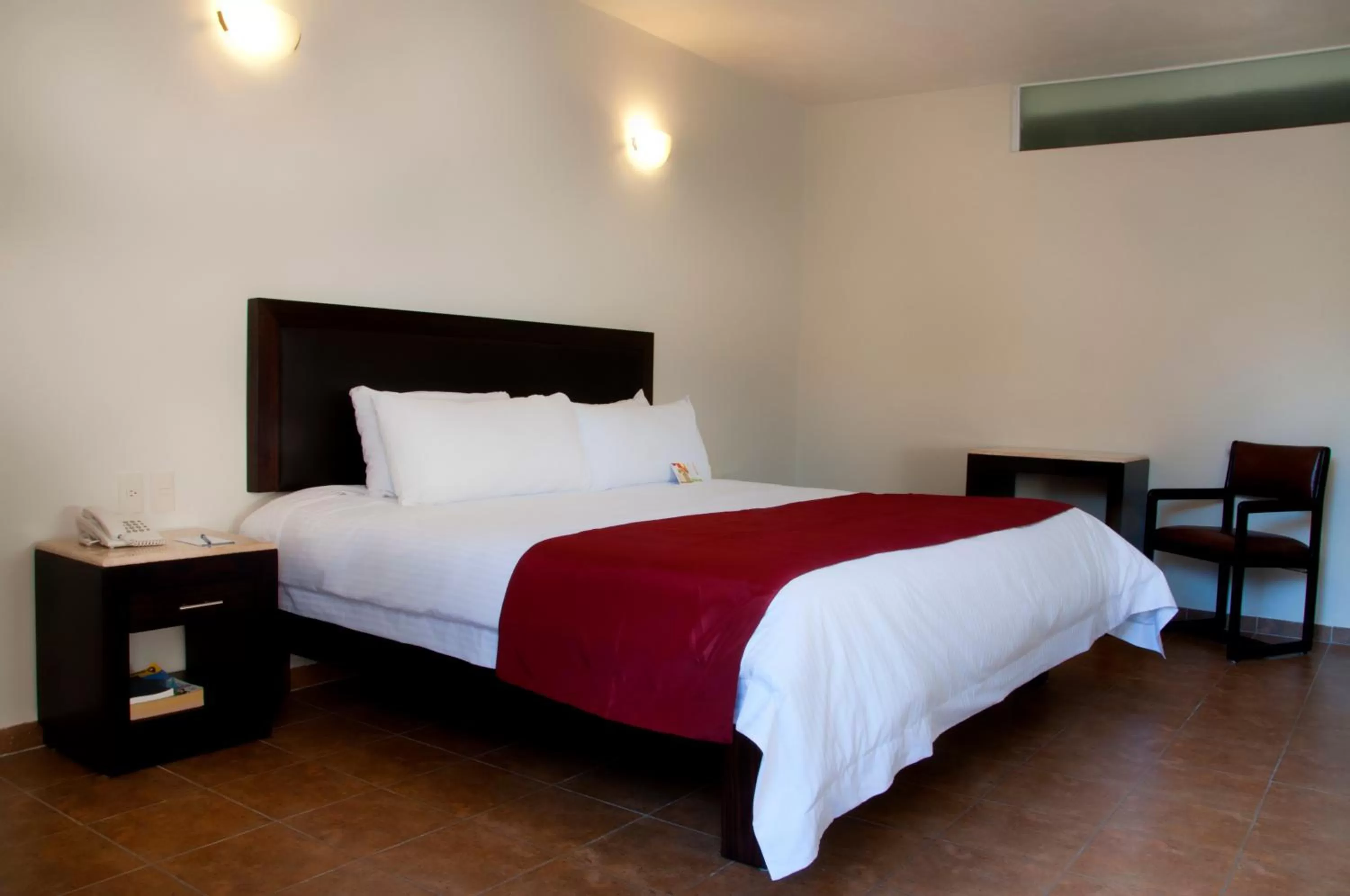 Photo of the whole room, Bed in Real de Minas Poliforum