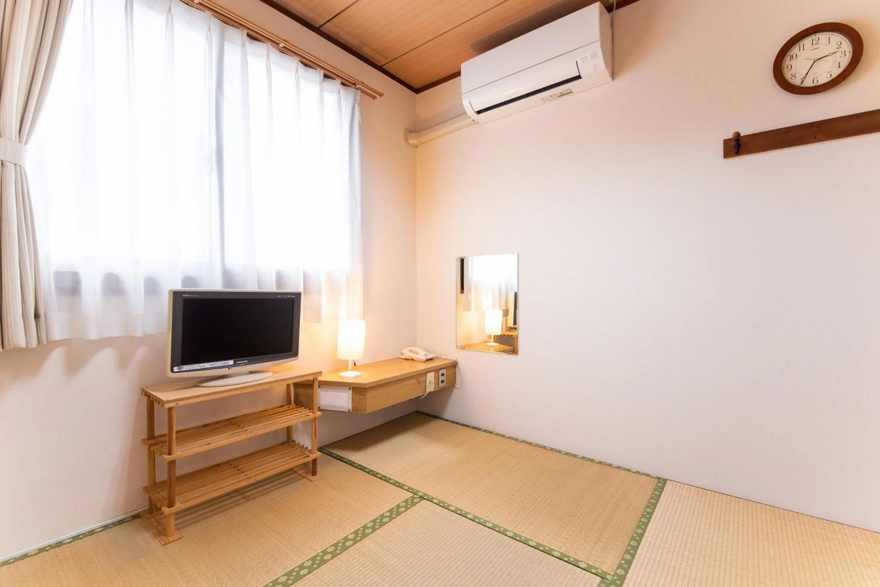 Photo of the whole room in Hotel Crane Tachibana