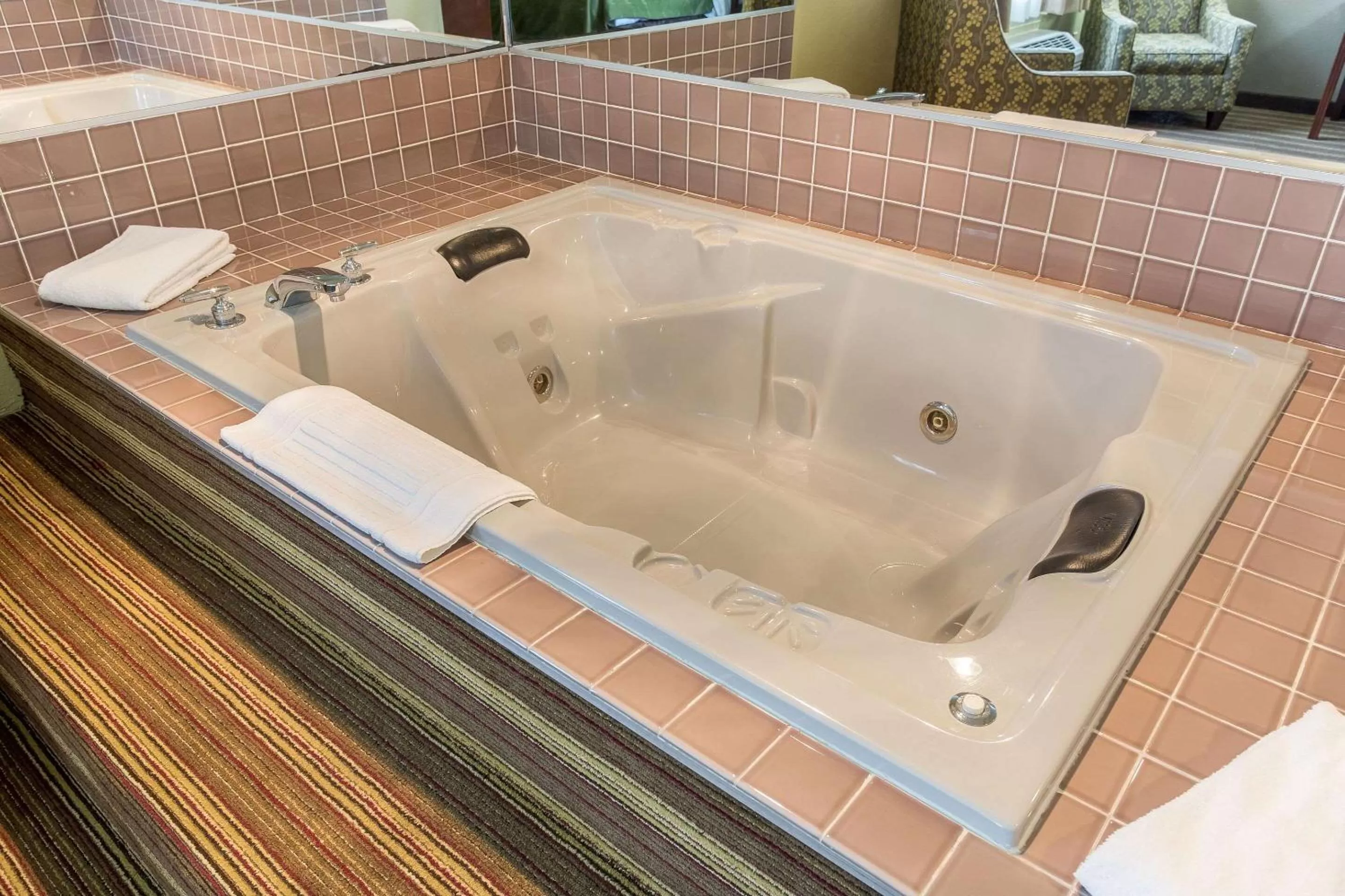 Photo of the whole room in Quality Inn