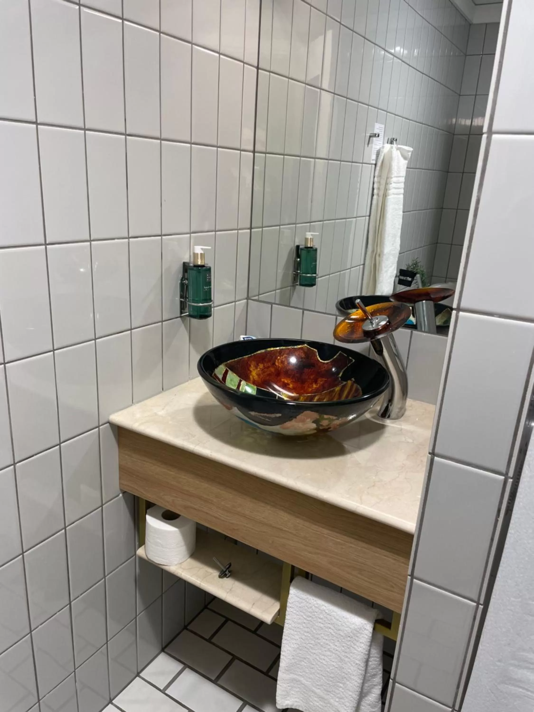 Bathroom in City Hotel Nattergalen