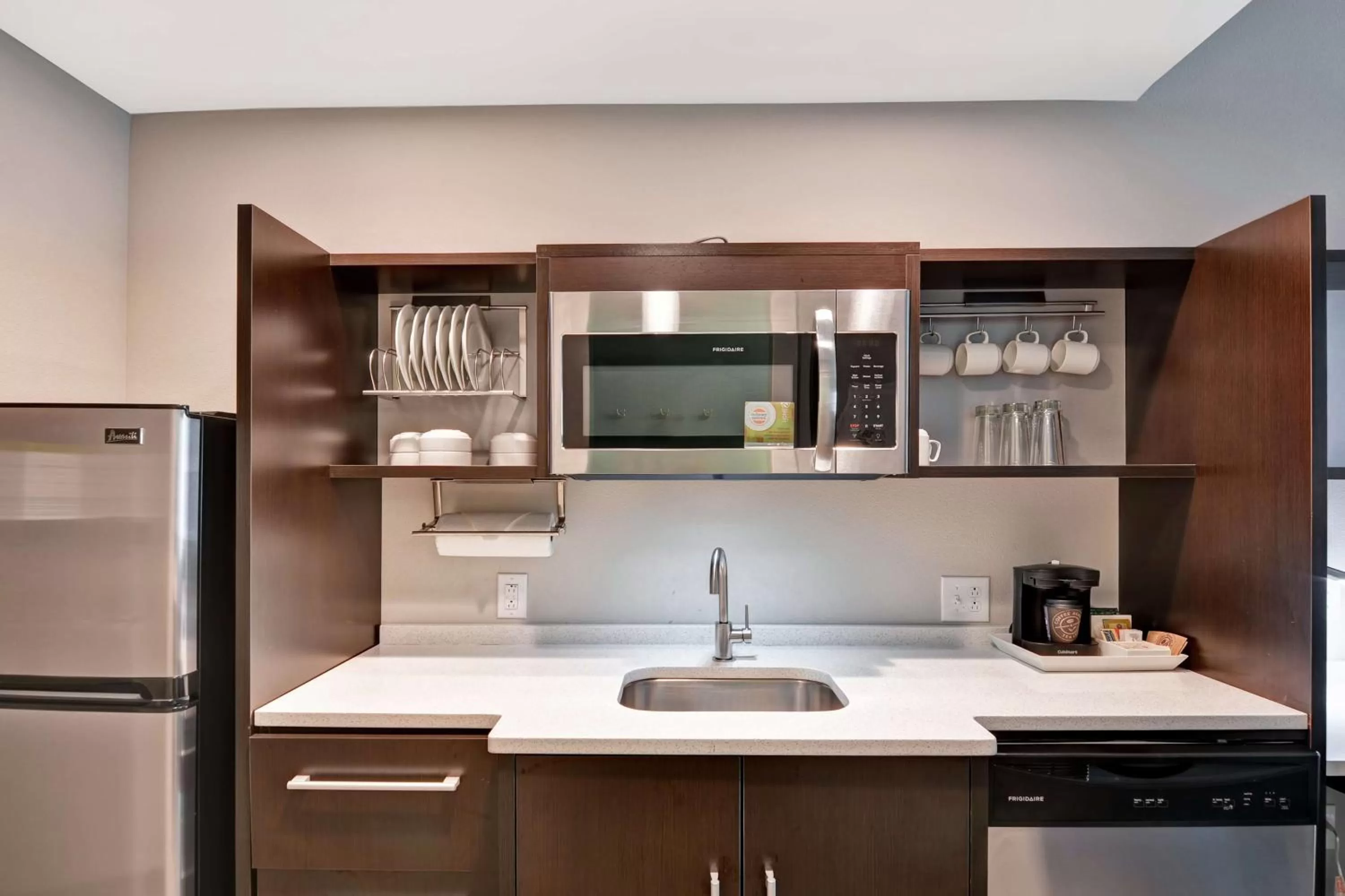 Kitchen or kitchenette in Home2 Suites Pensacola I-10 At North Davis Hwy