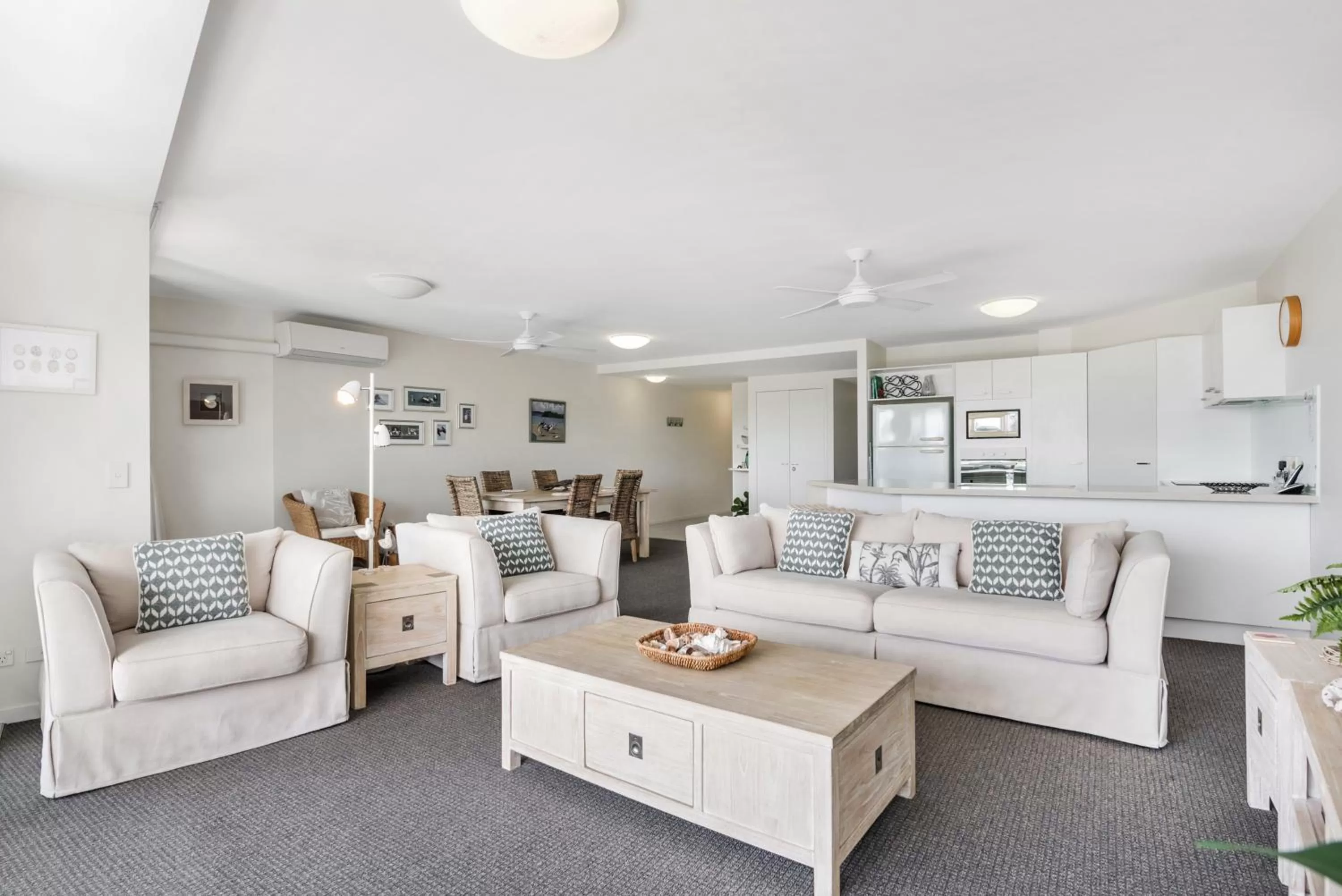 Seating area in Sunshine Vista