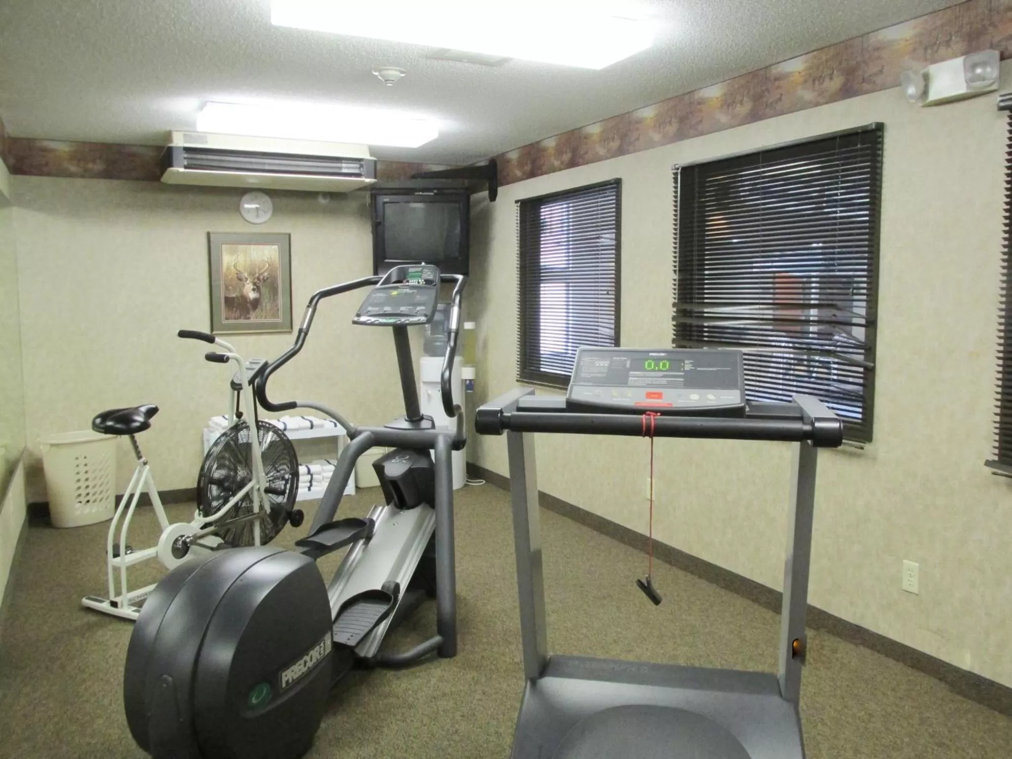 Fitness centre/facilities in Kelly Inn and Suites Mitchell