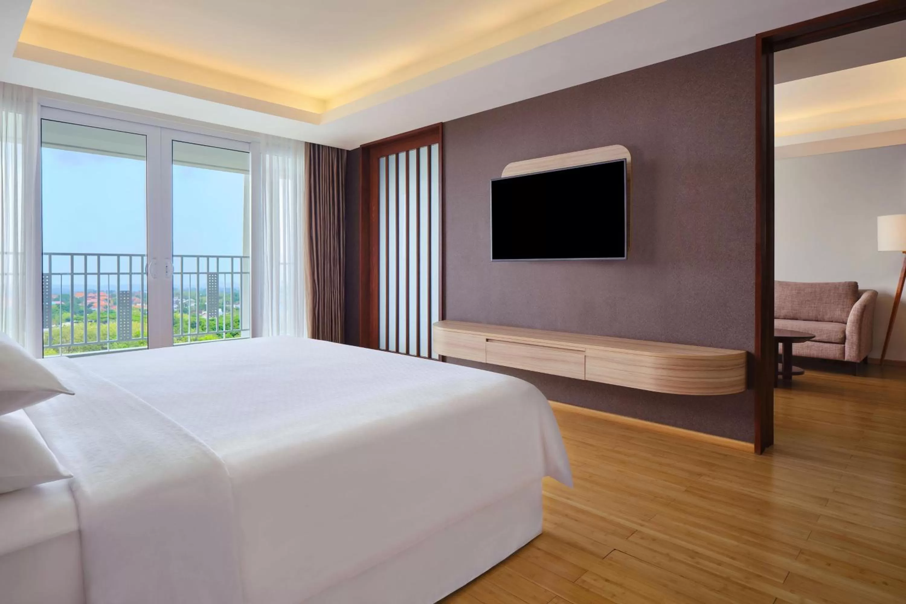Photo of the whole room, Bed in Four Points by Sheraton Bali, Ungasan