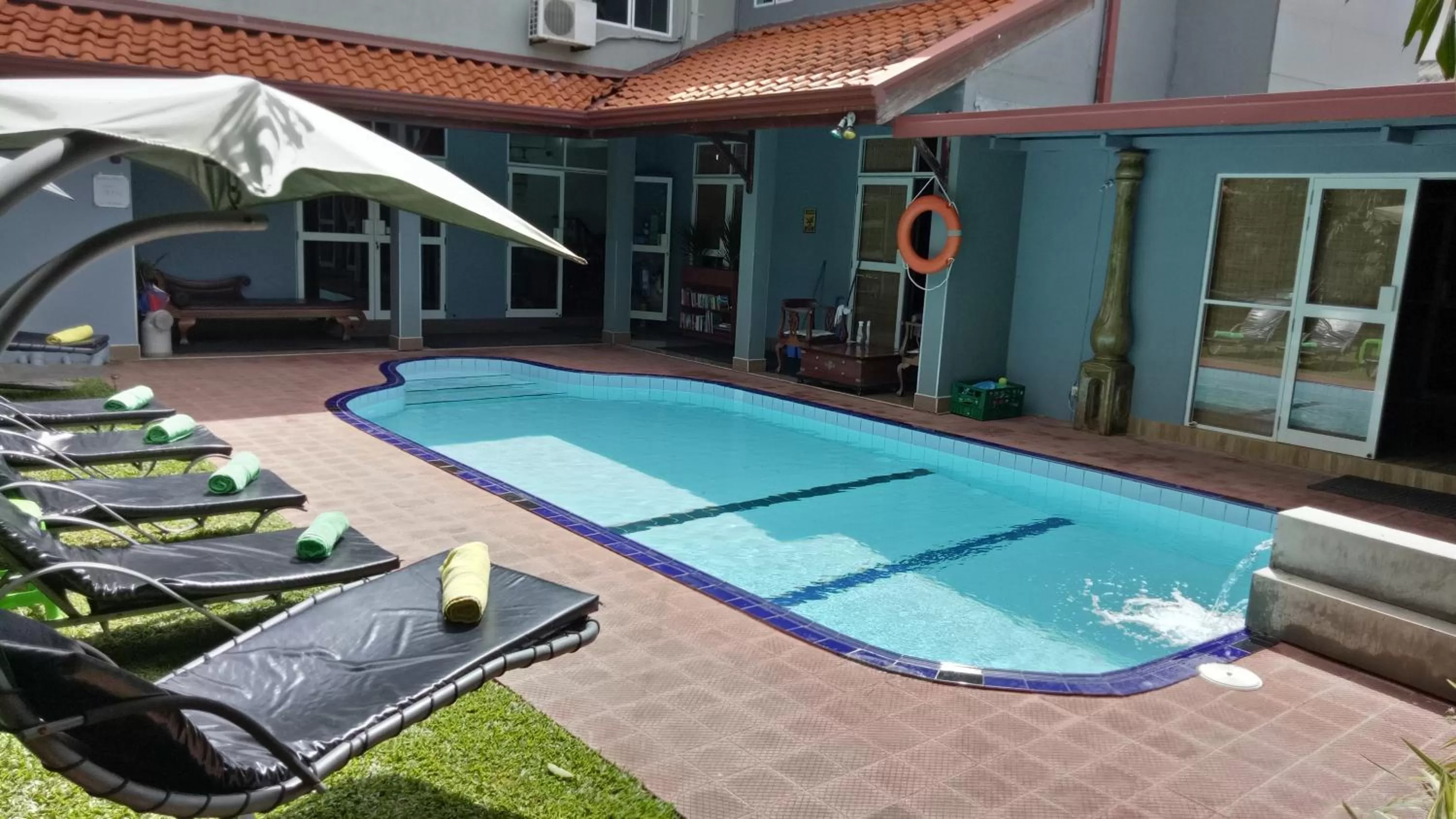 Property building in Palms Villa